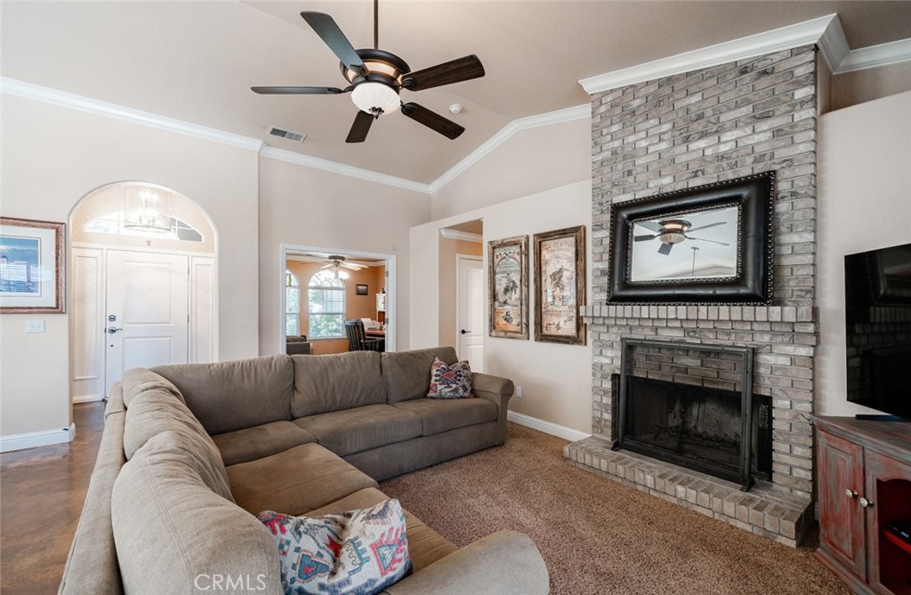 2232 Howard St, Kingsburg, CA 93631