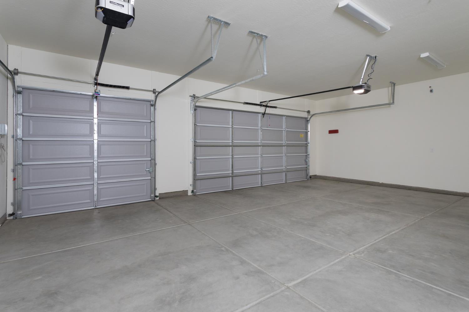 2112 Daffodil St, Kingsburg, CA 93631