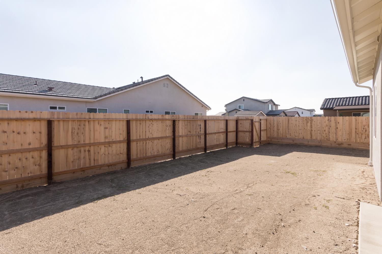 2112 Daffodil St, Kingsburg, CA 93631