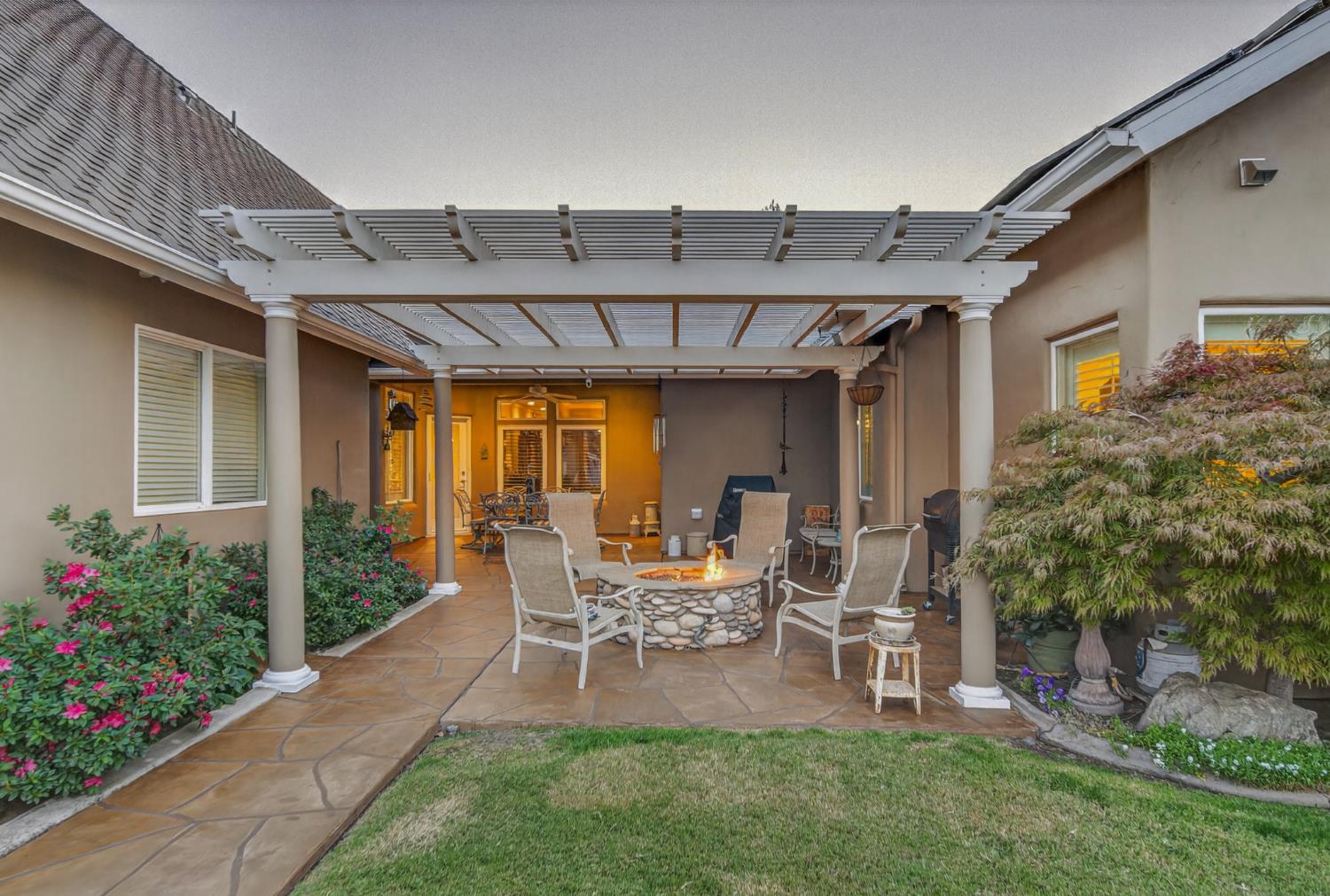 2382 20Th Ave, Kingsburg, CA 93631