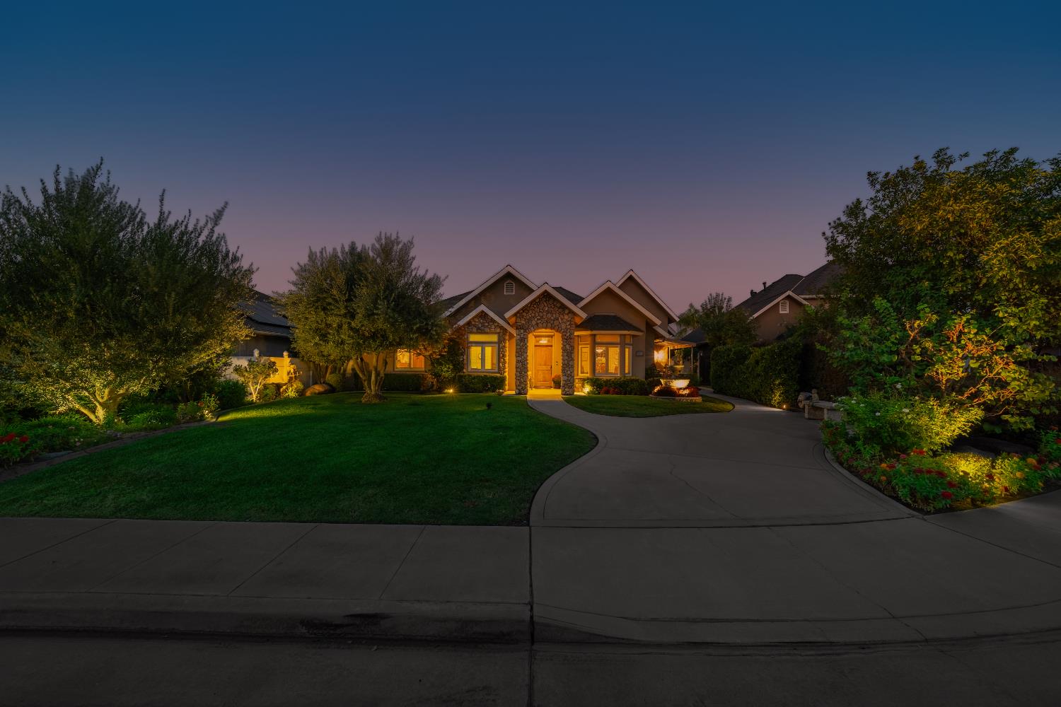 2382 20Th Ave, Kingsburg, CA 93631