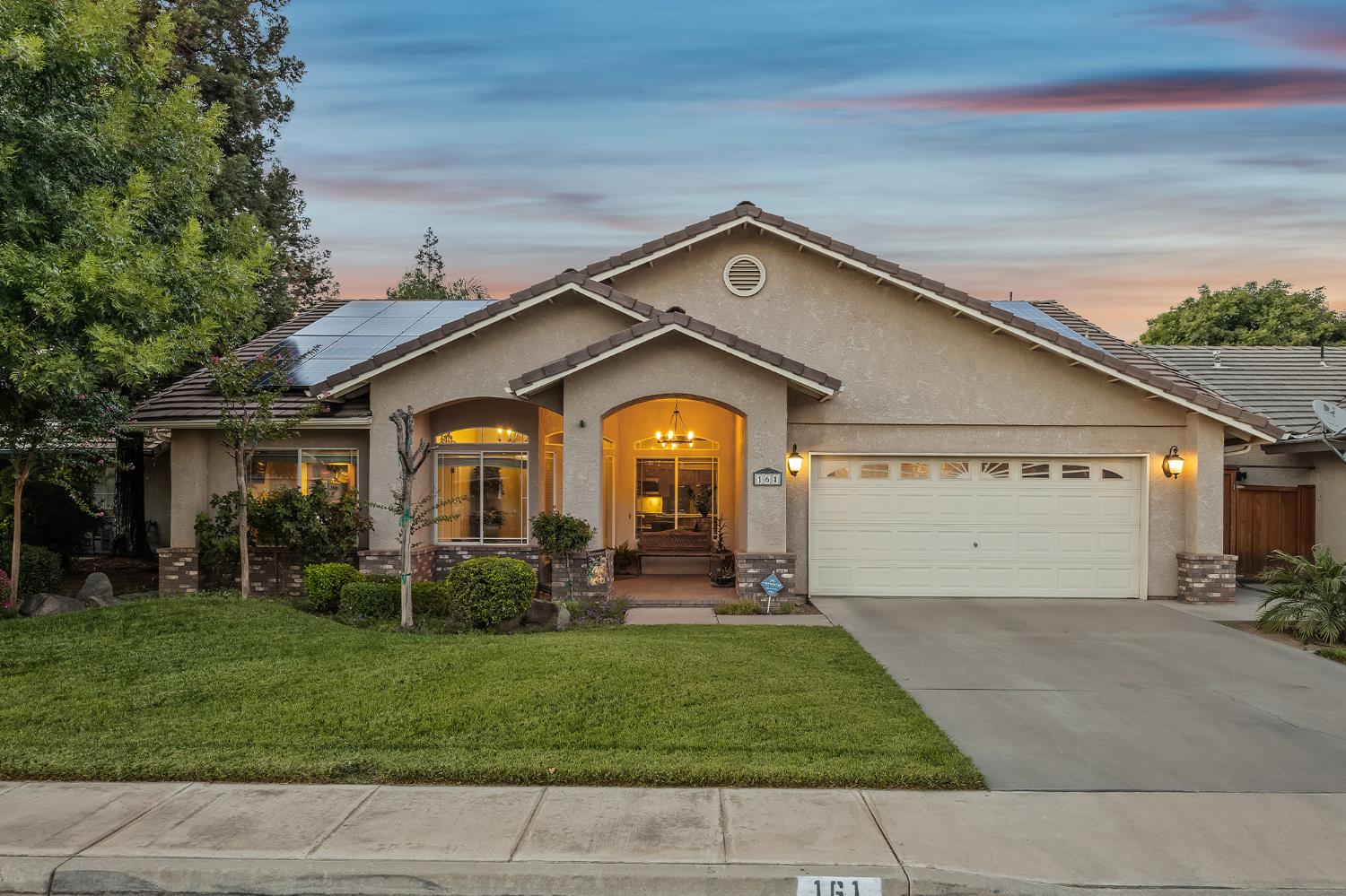 161 sunset St, Kingsburg, CA 93631
