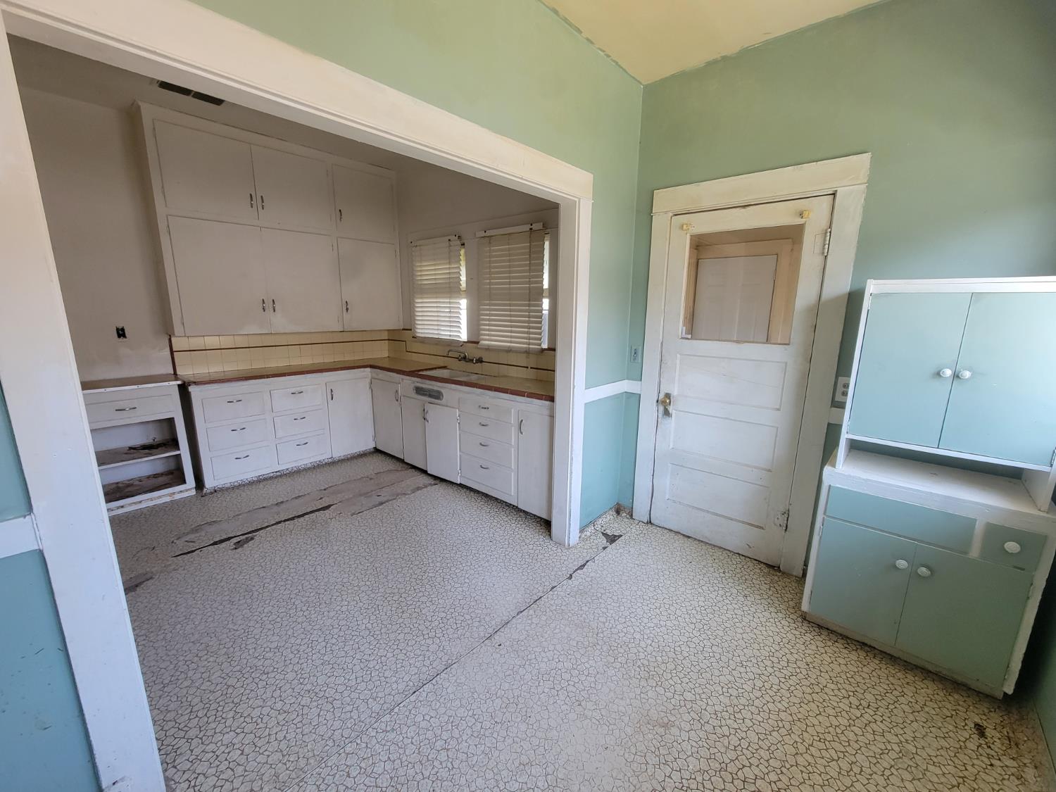 1225 Union St, Kingsburg, CA 93631