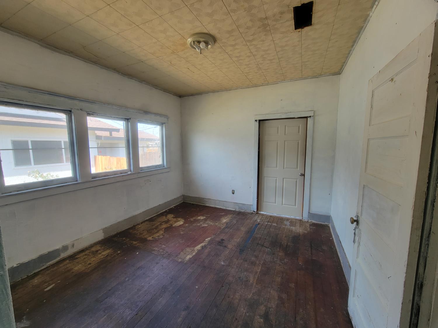 1225 Union St, Kingsburg, CA 93631