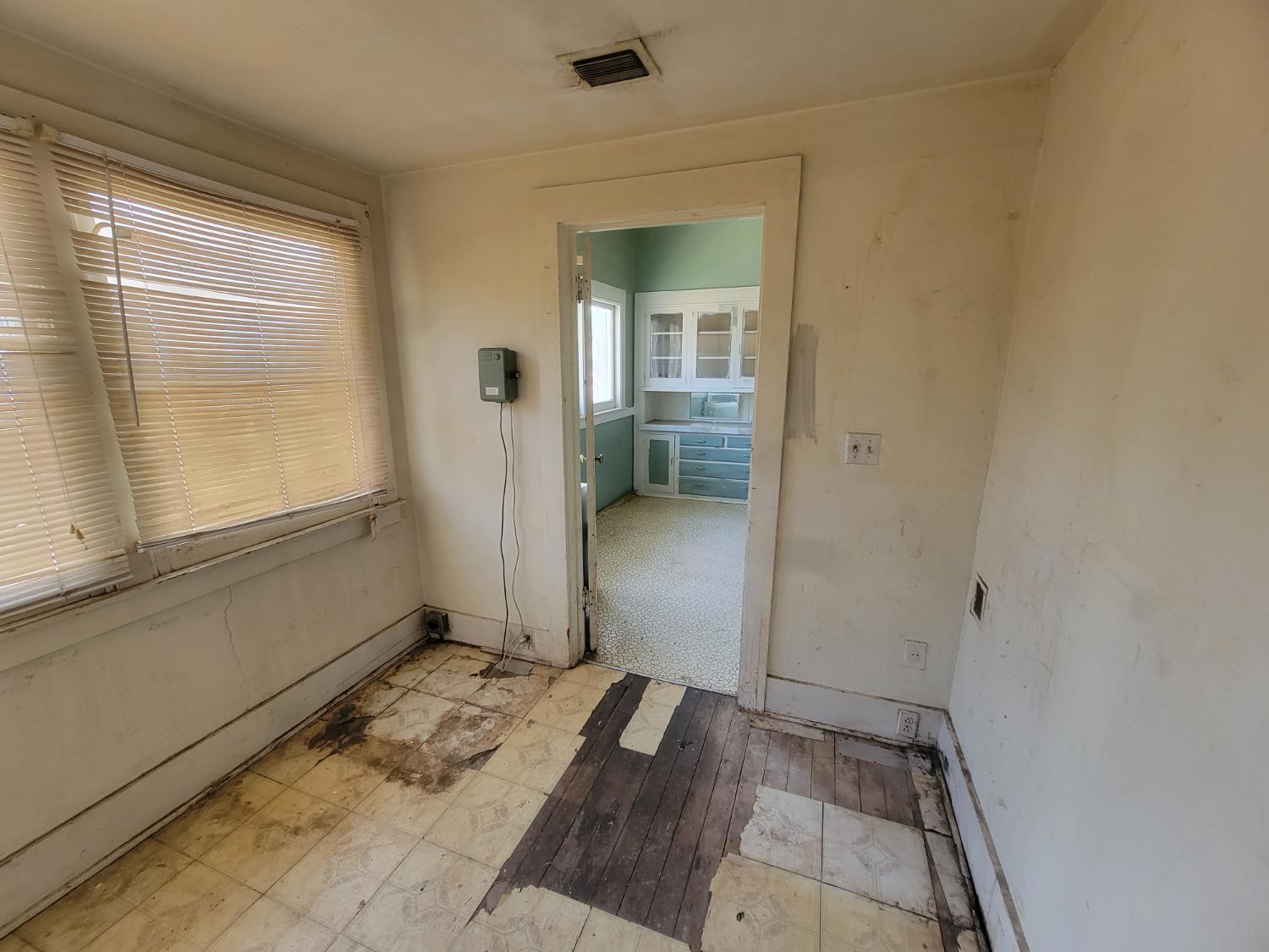 1225 Union St, Kingsburg, CA 93631