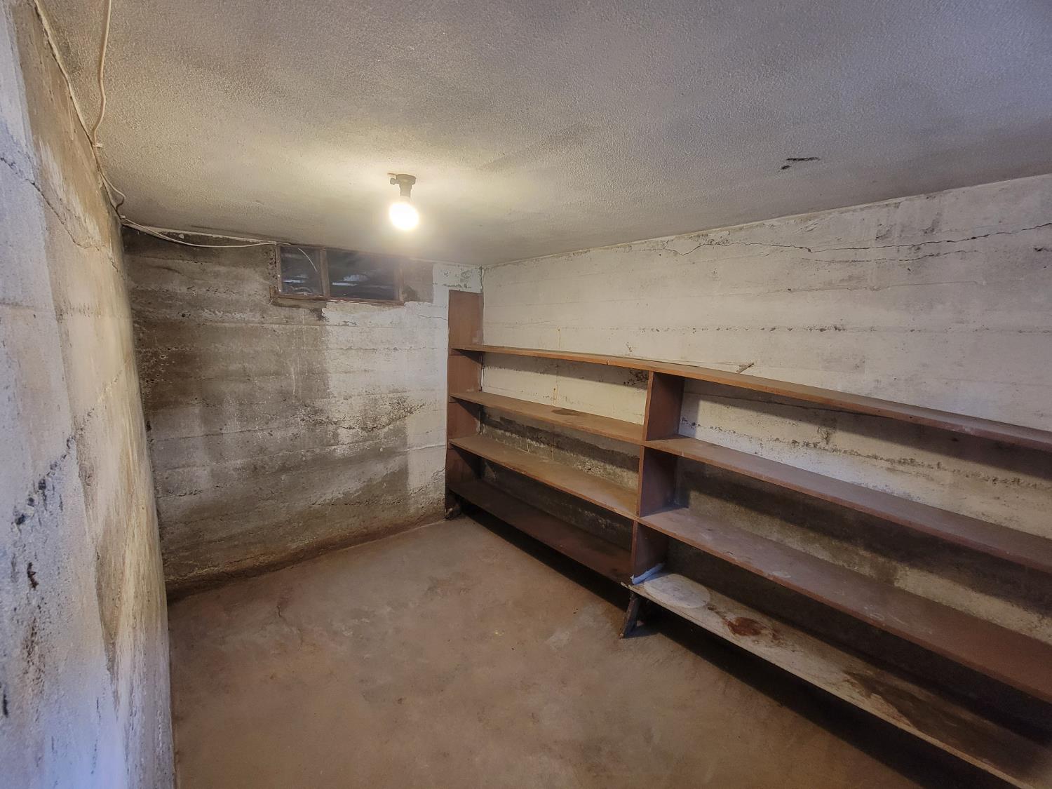1225 Union St, Kingsburg, CA 93631