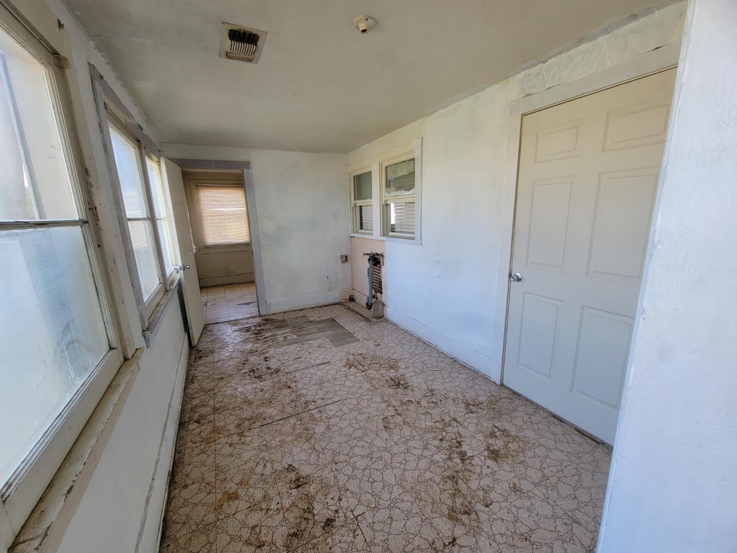 1225 Union St, Kingsburg, CA 93631