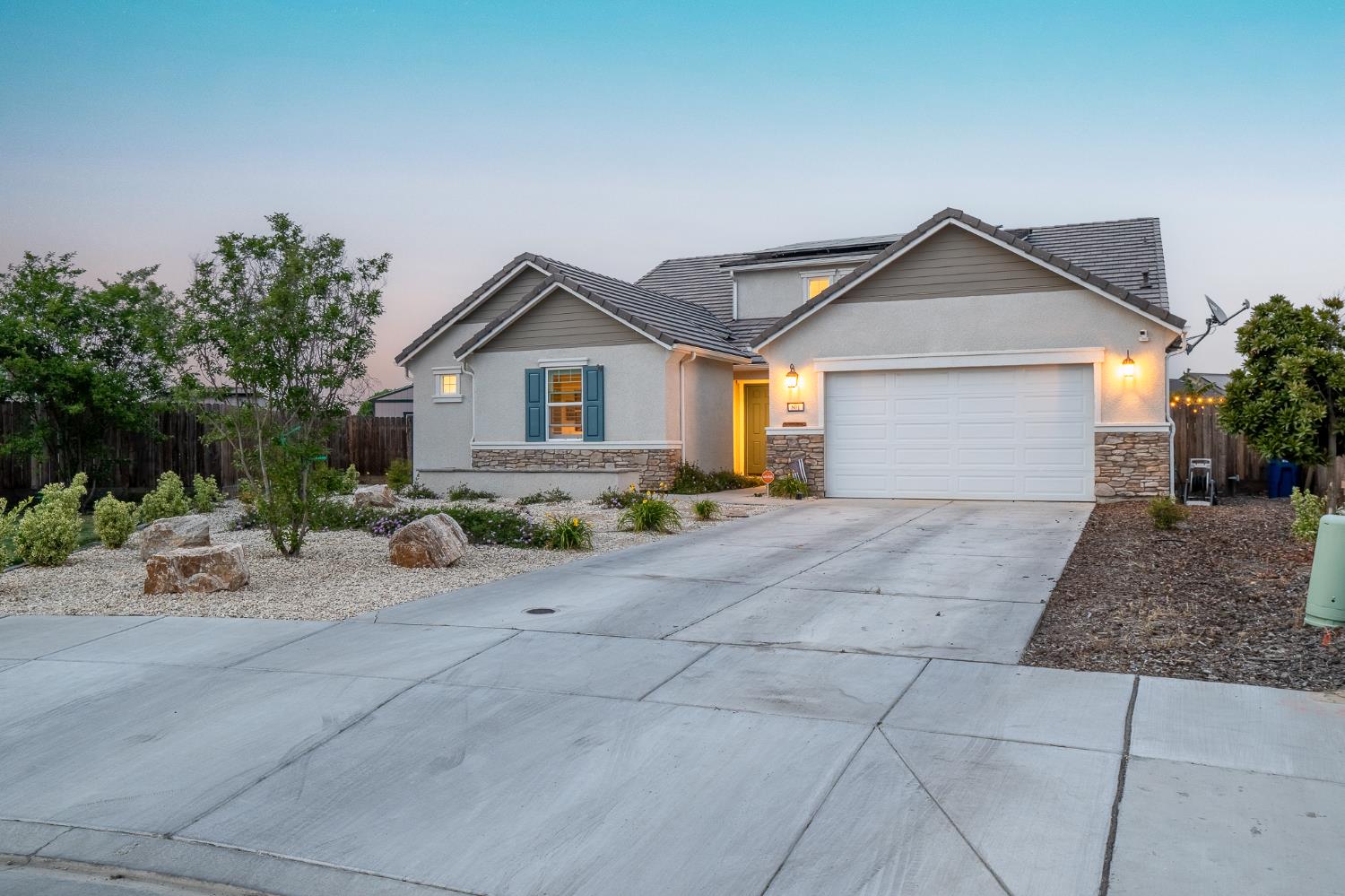 801 Howard St, Kingsburg, CA 93631