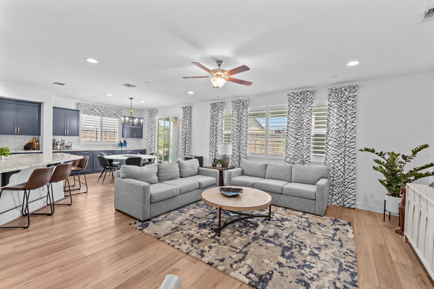 801 Howard St, Kingsburg, CA 93631