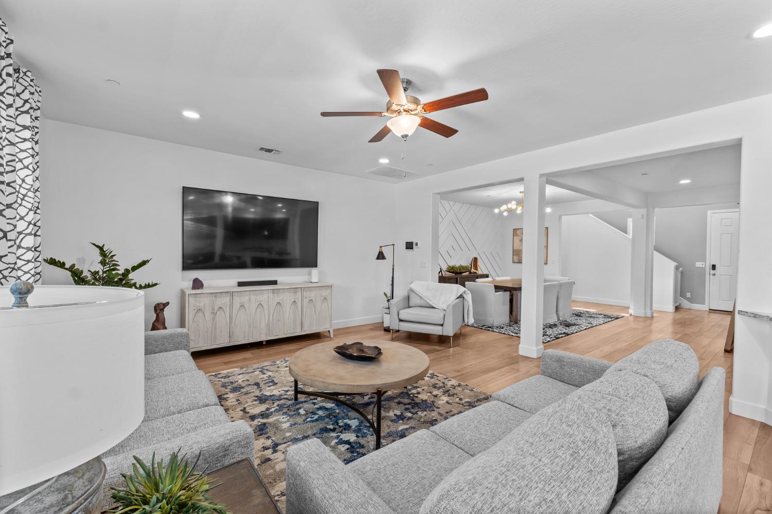 801 Howard St, Kingsburg, CA 93631