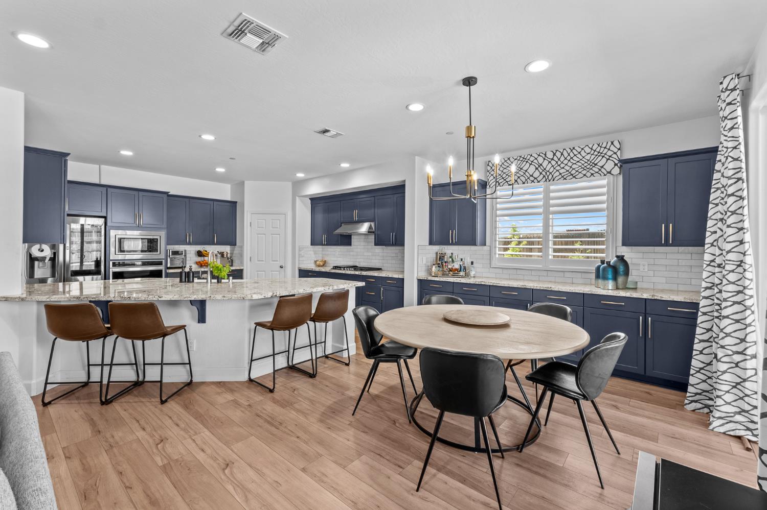 801 Howard St, Kingsburg, CA 93631