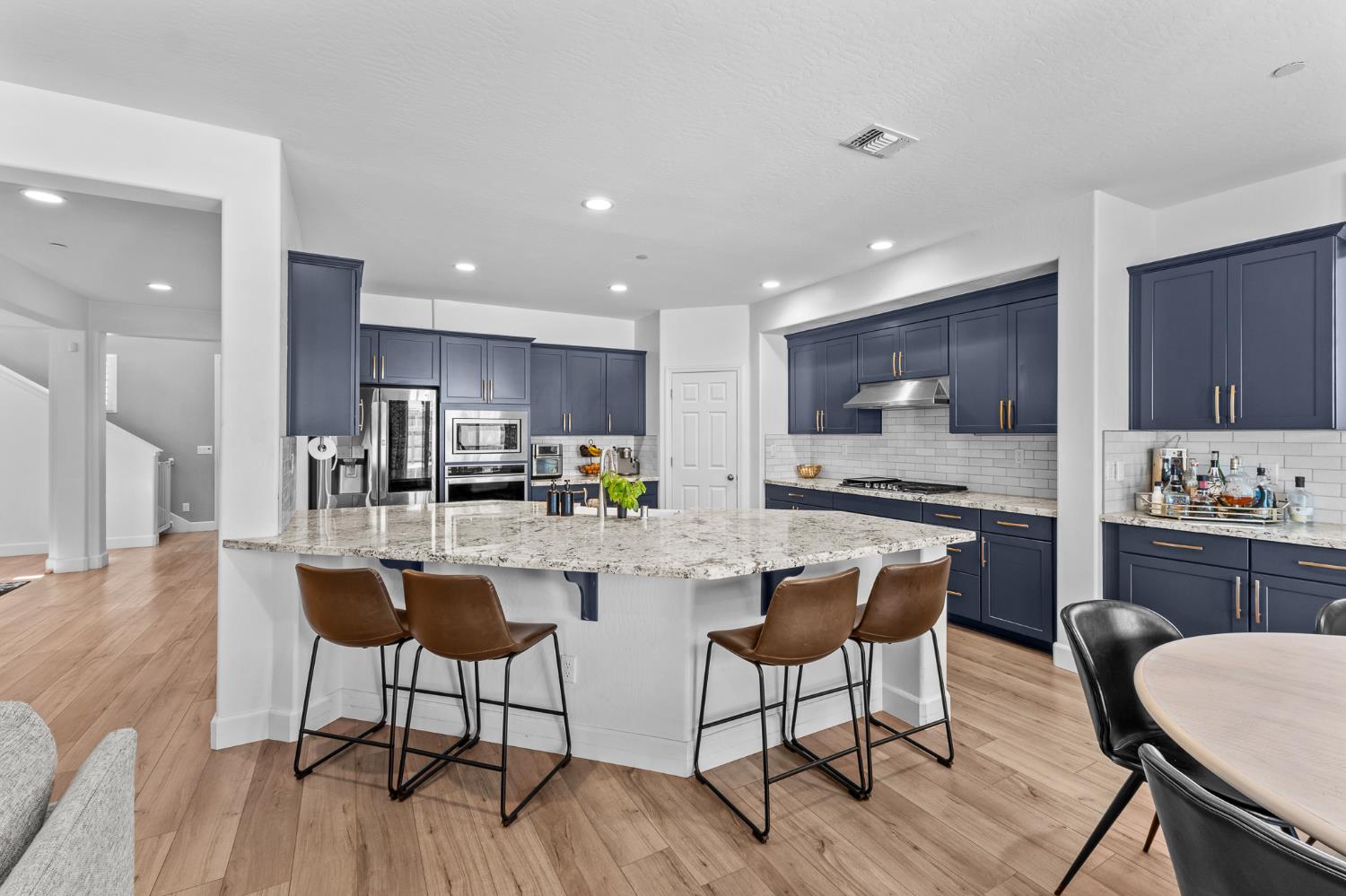 801 Howard St, Kingsburg, CA 93631