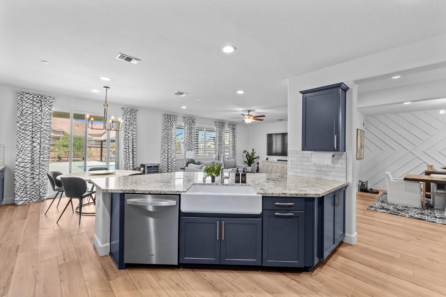 801 Howard St, Kingsburg, CA 93631