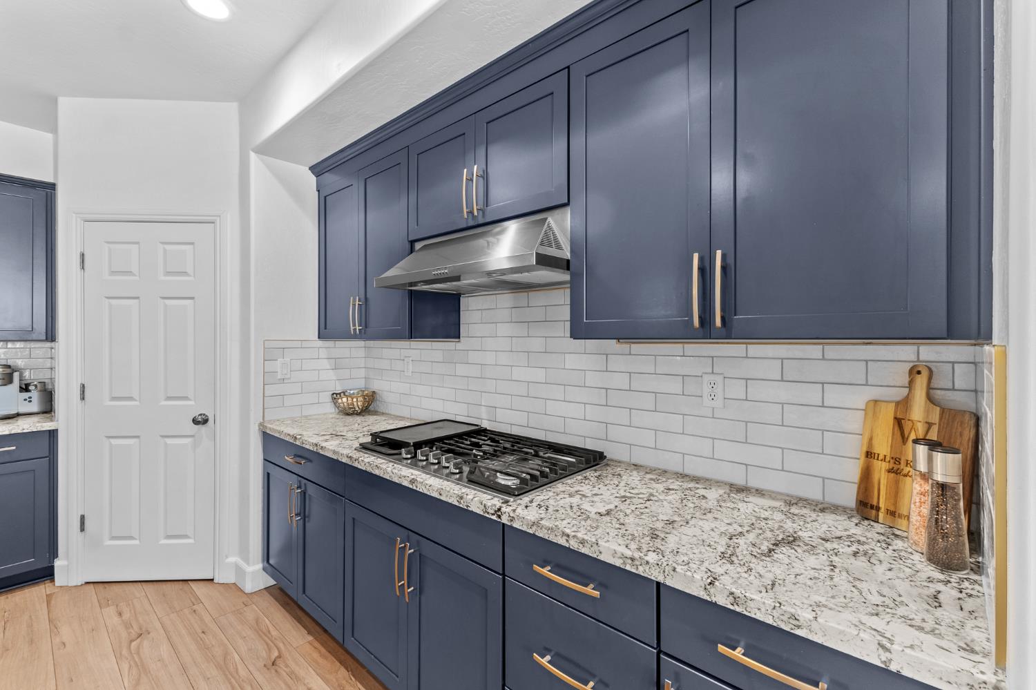 801 Howard St, Kingsburg, CA 93631