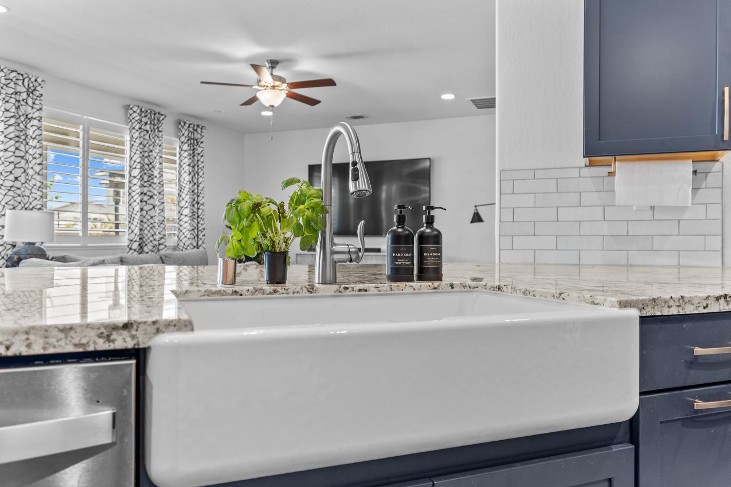 801 Howard St, Kingsburg, CA 93631