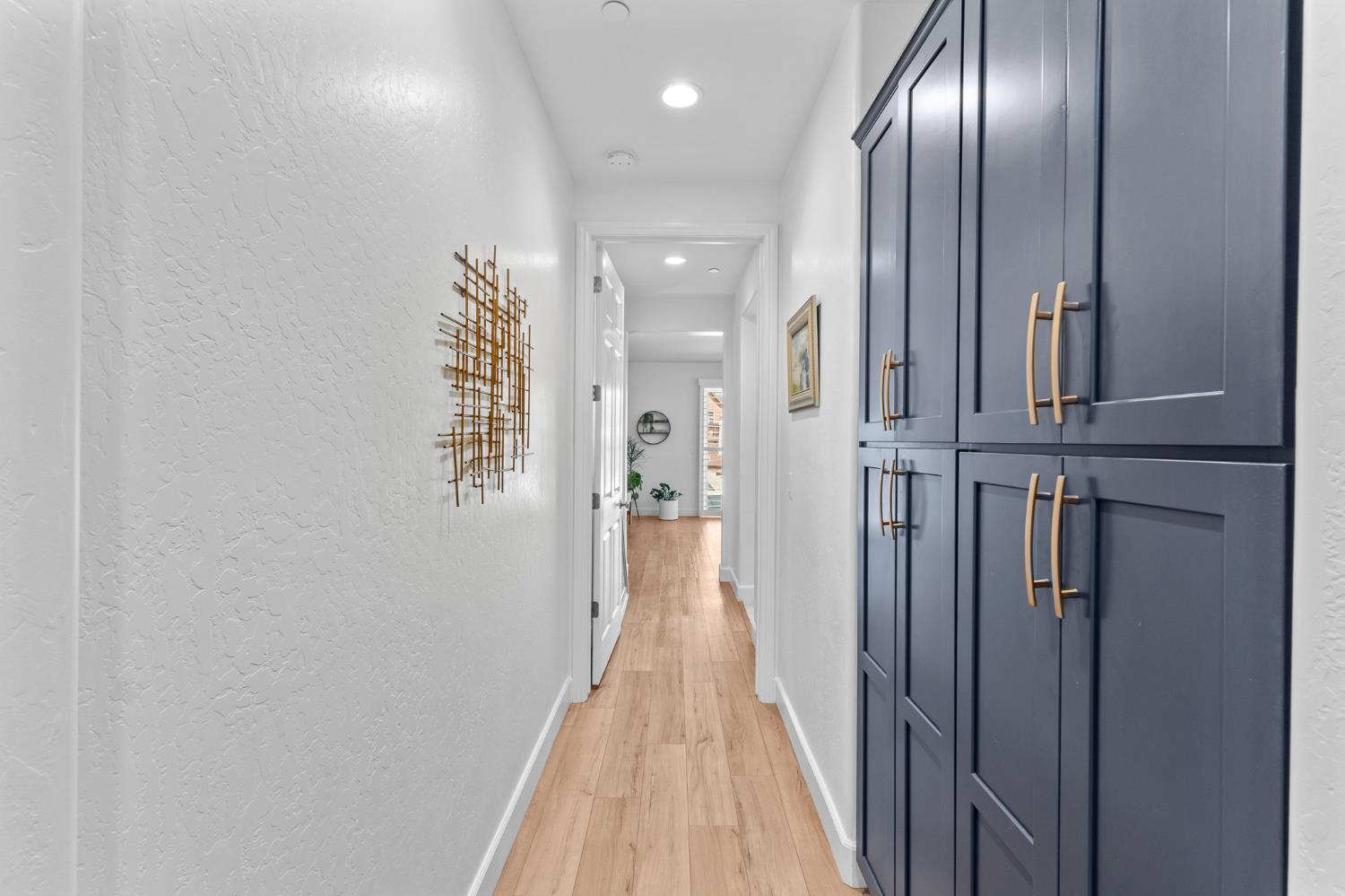 801 Howard St, Kingsburg, CA 93631