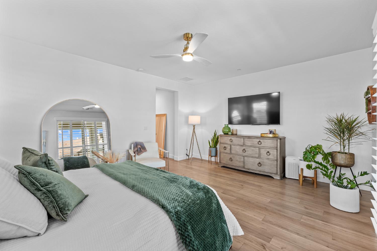 801 Howard St, Kingsburg, CA 93631