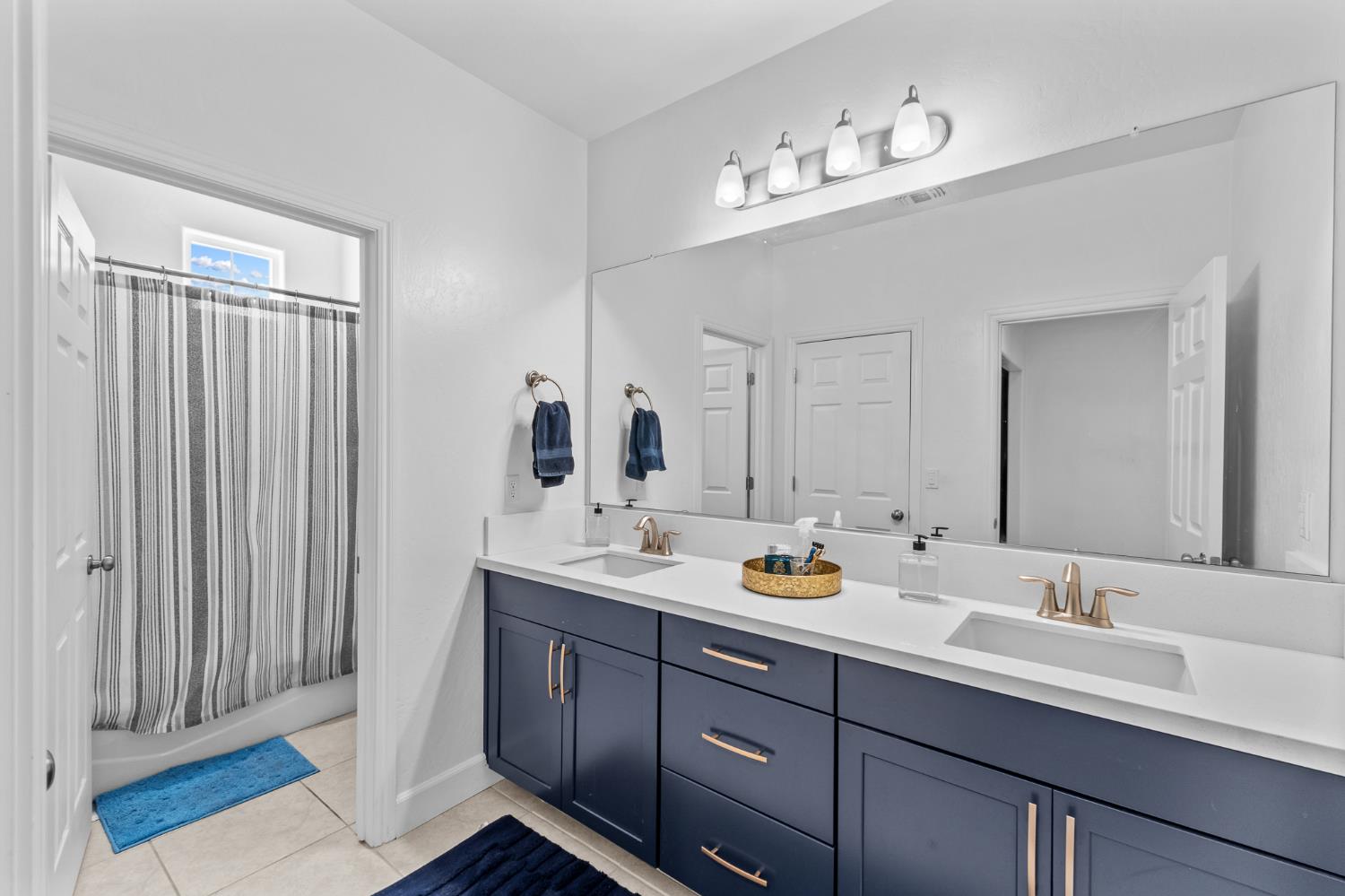 801 Howard St, Kingsburg, CA 93631