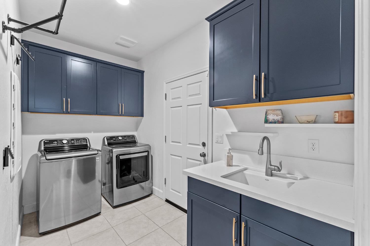 801 Howard St, Kingsburg, CA 93631