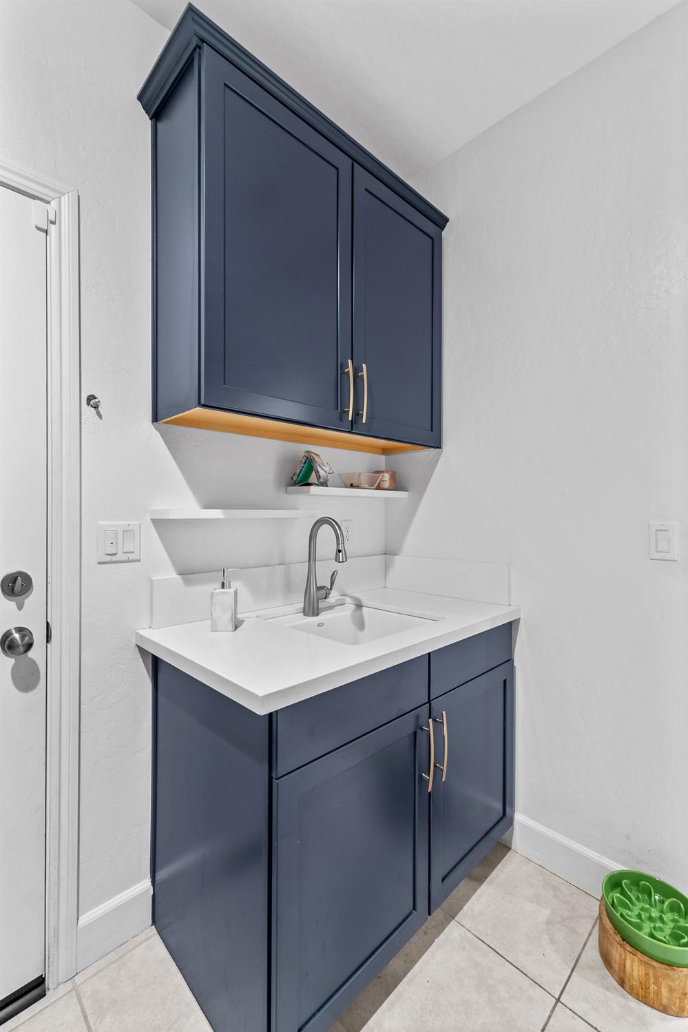 801 Howard St, Kingsburg, CA 93631