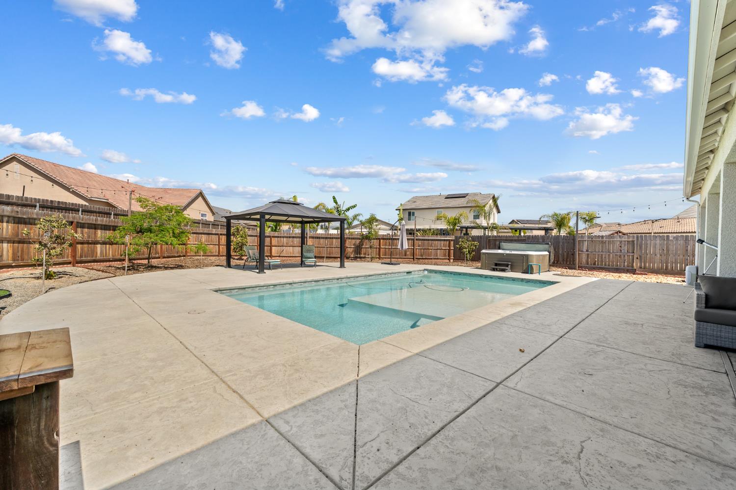 801 Howard St, Kingsburg, CA 93631
