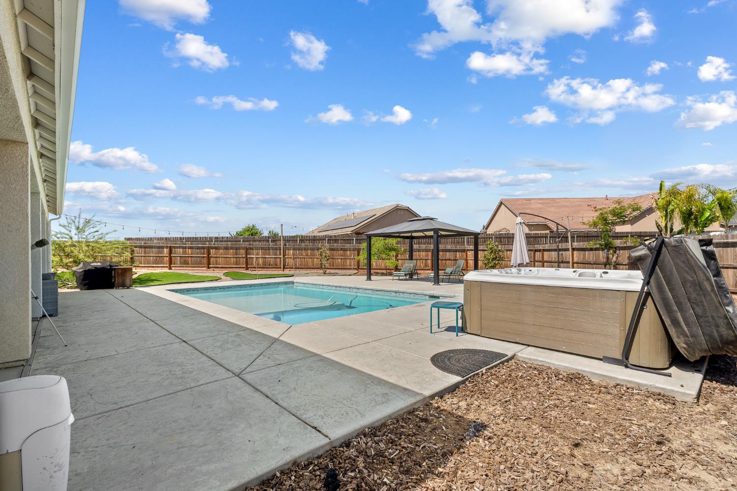 801 Howard St, Kingsburg, CA 93631