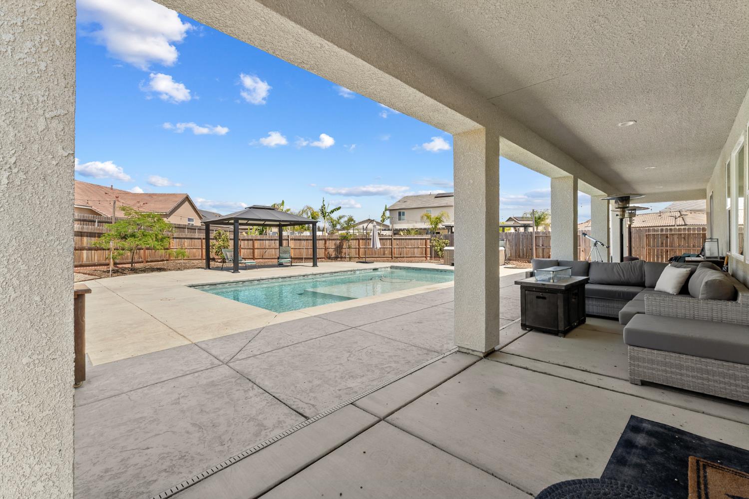 801 Howard St, Kingsburg, CA 93631