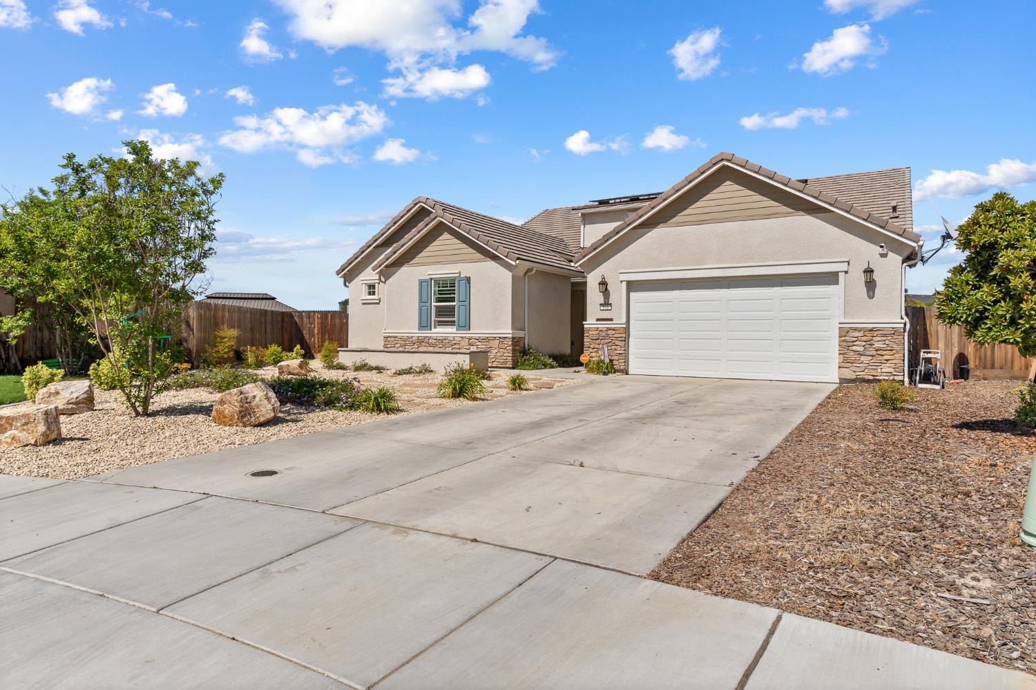 801 Howard St, Kingsburg, CA 93631