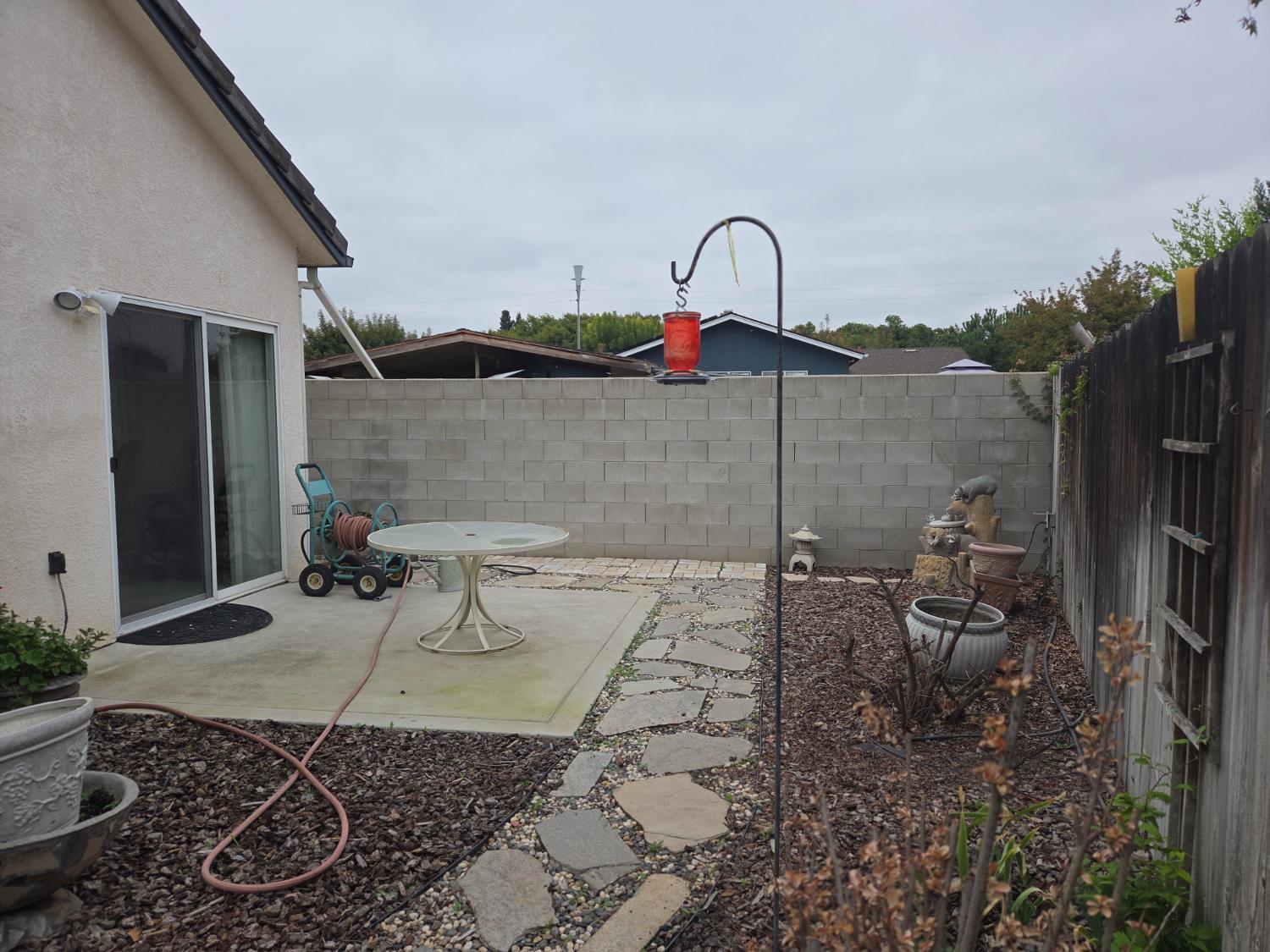 2300 Sierra St #103, Kingsburg, CA 93631