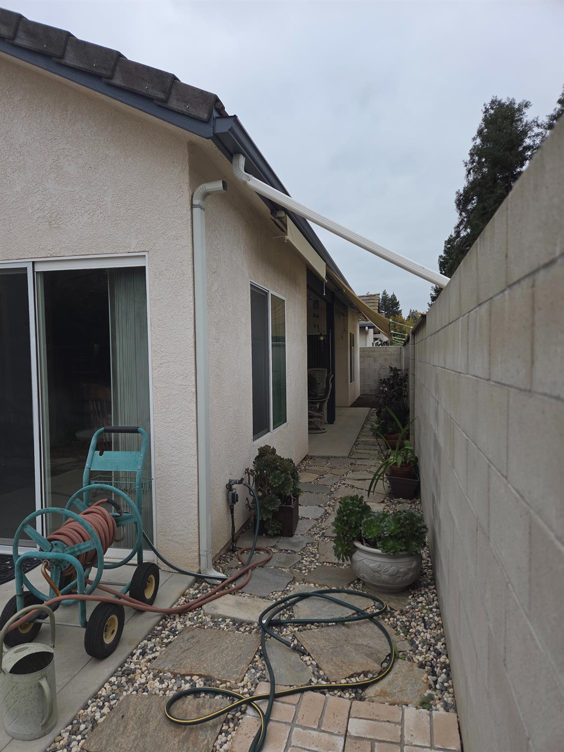 2300 Sierra St #103, Kingsburg, CA 93631