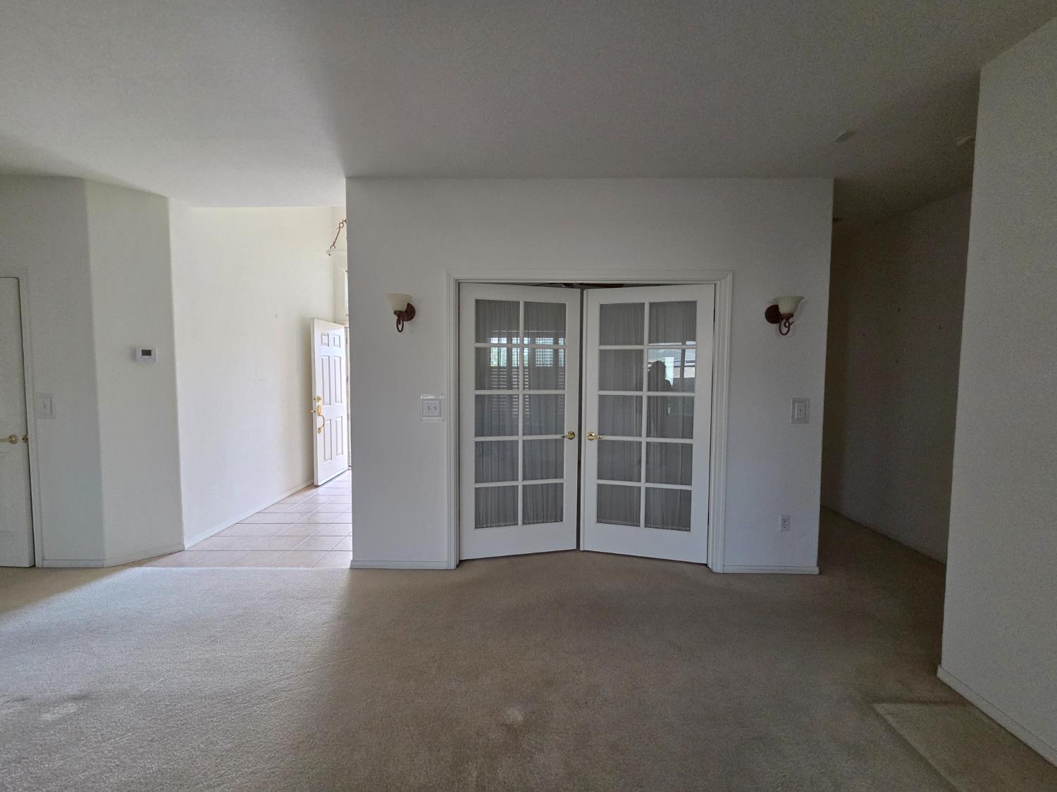 2300 Sierra St #103, Kingsburg, CA 93631