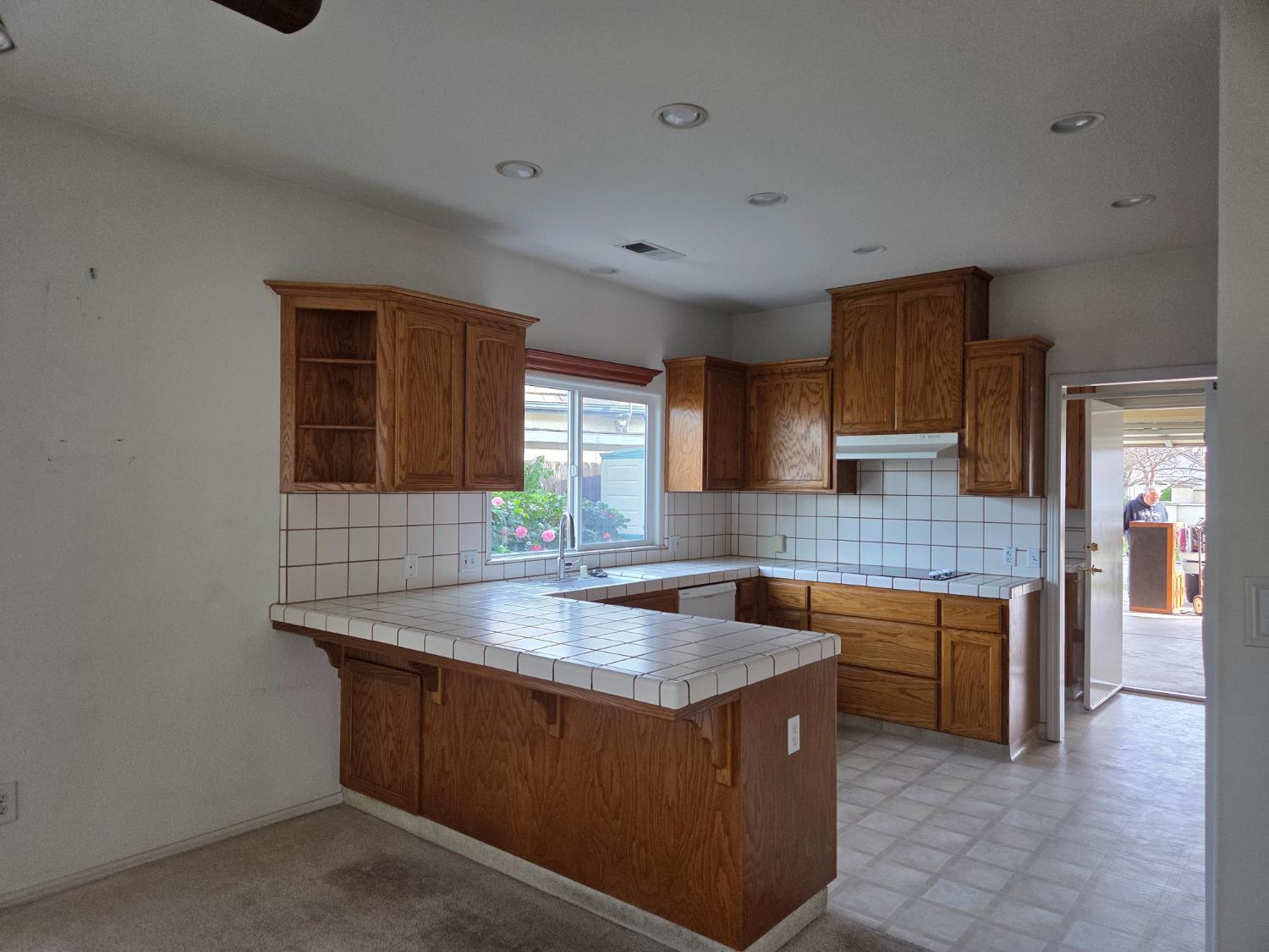 2300 Sierra St #103, Kingsburg, CA 93631