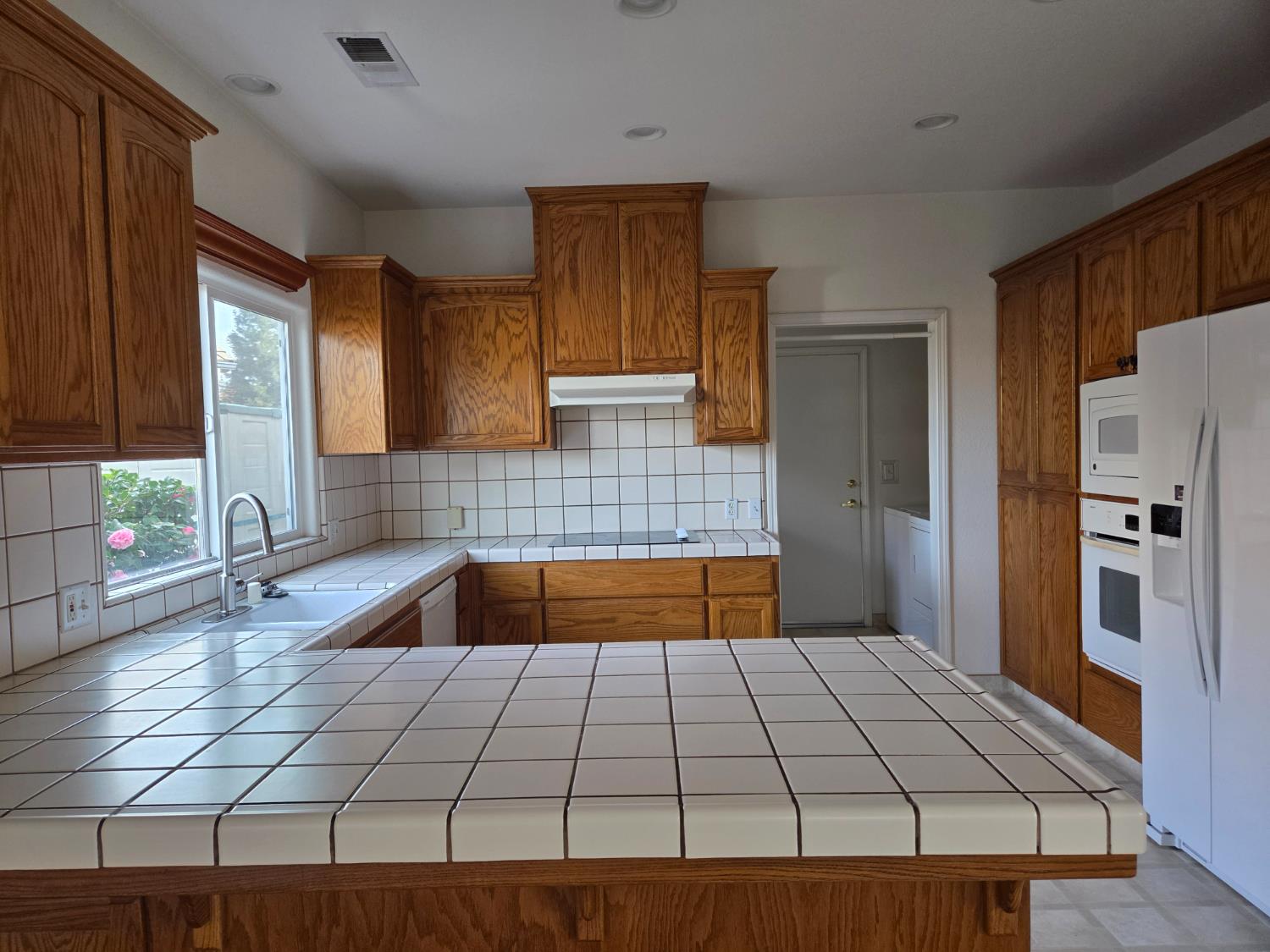 2300 Sierra St #103, Kingsburg, CA 93631