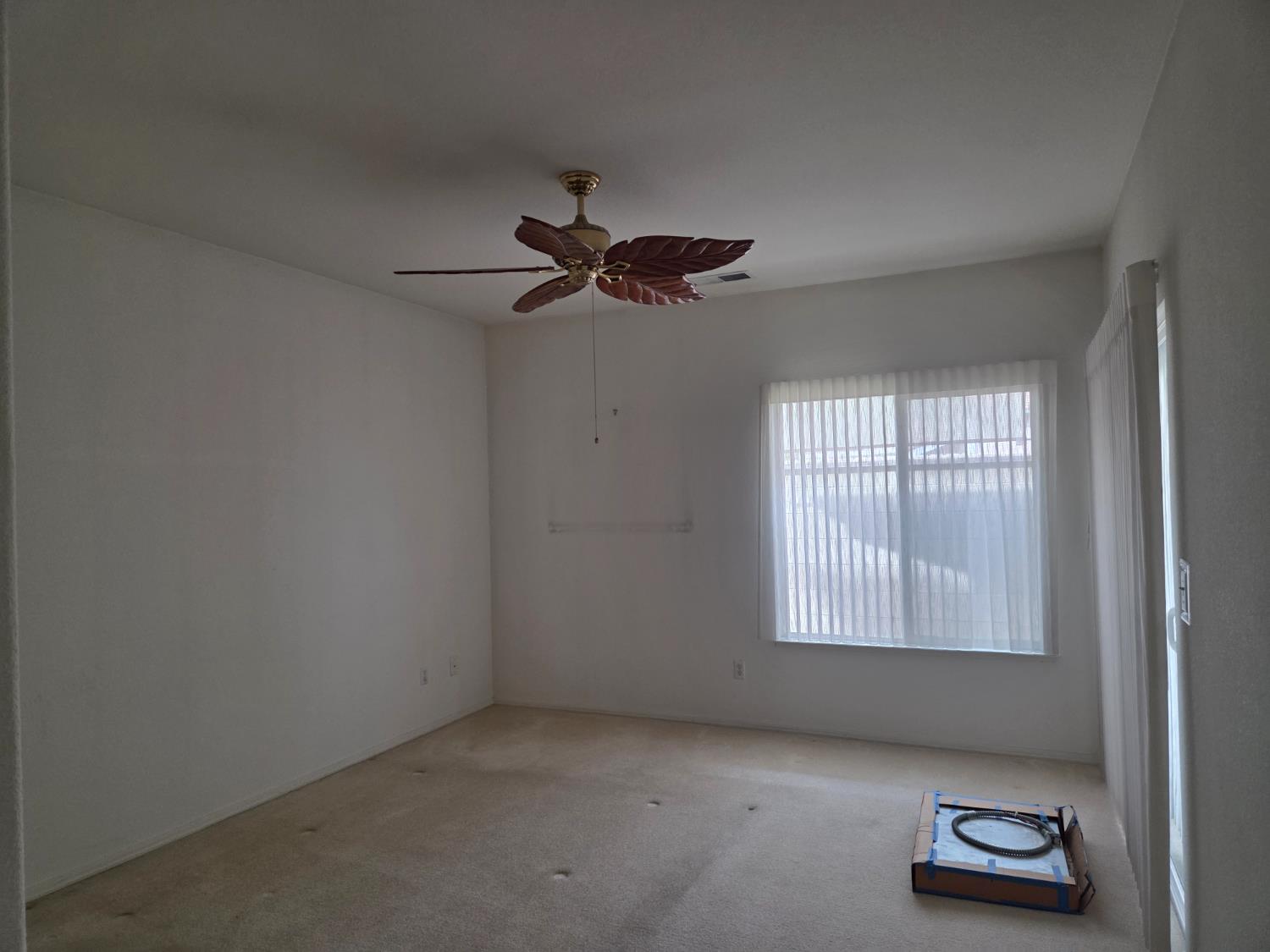 2300 Sierra St #103, Kingsburg, CA 93631