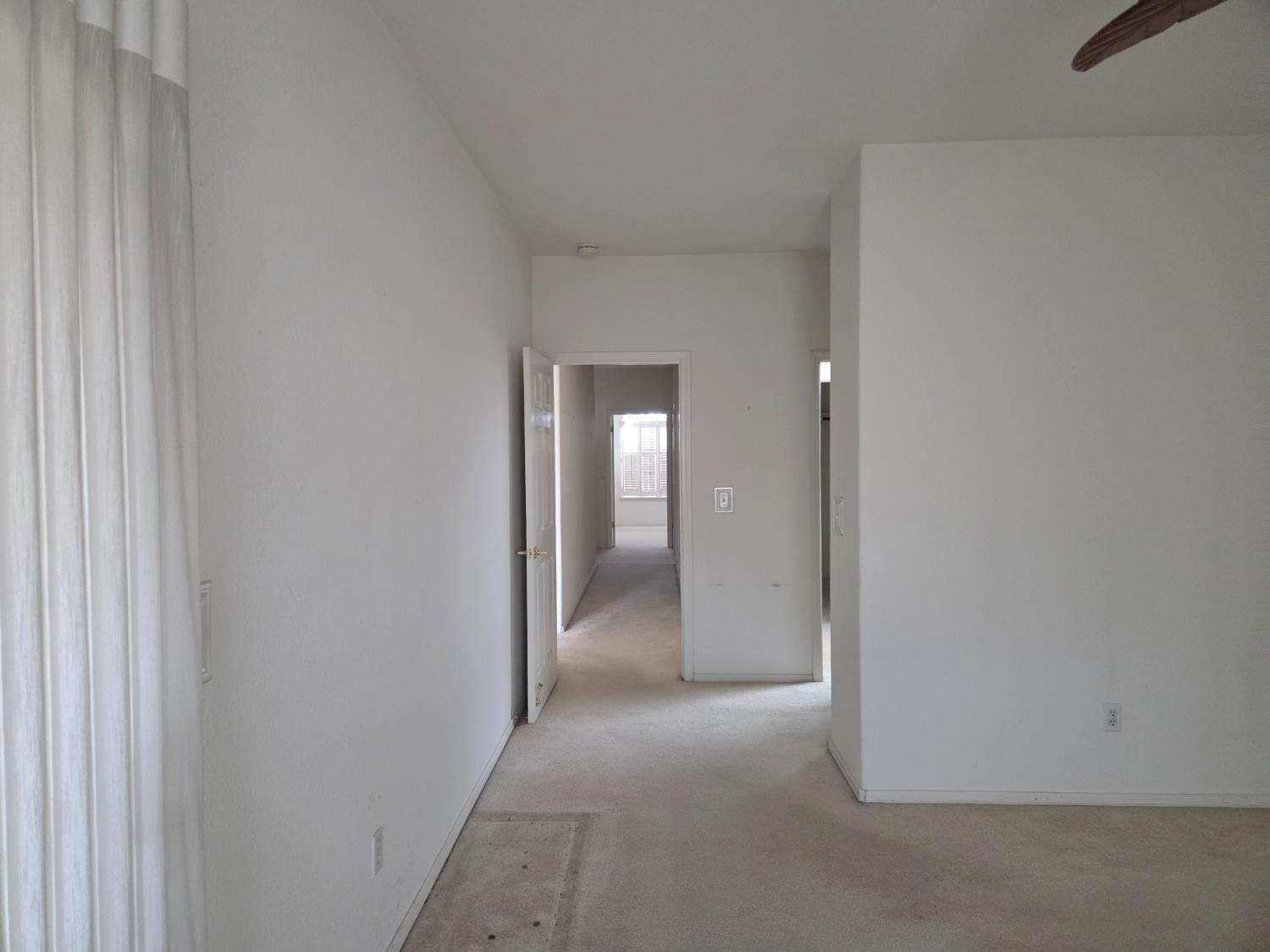 2300 Sierra St #103, Kingsburg, CA 93631