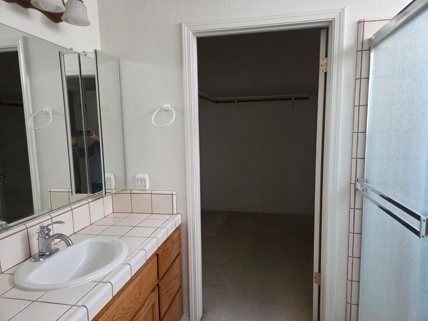 2300 Sierra St #103, Kingsburg, CA 93631