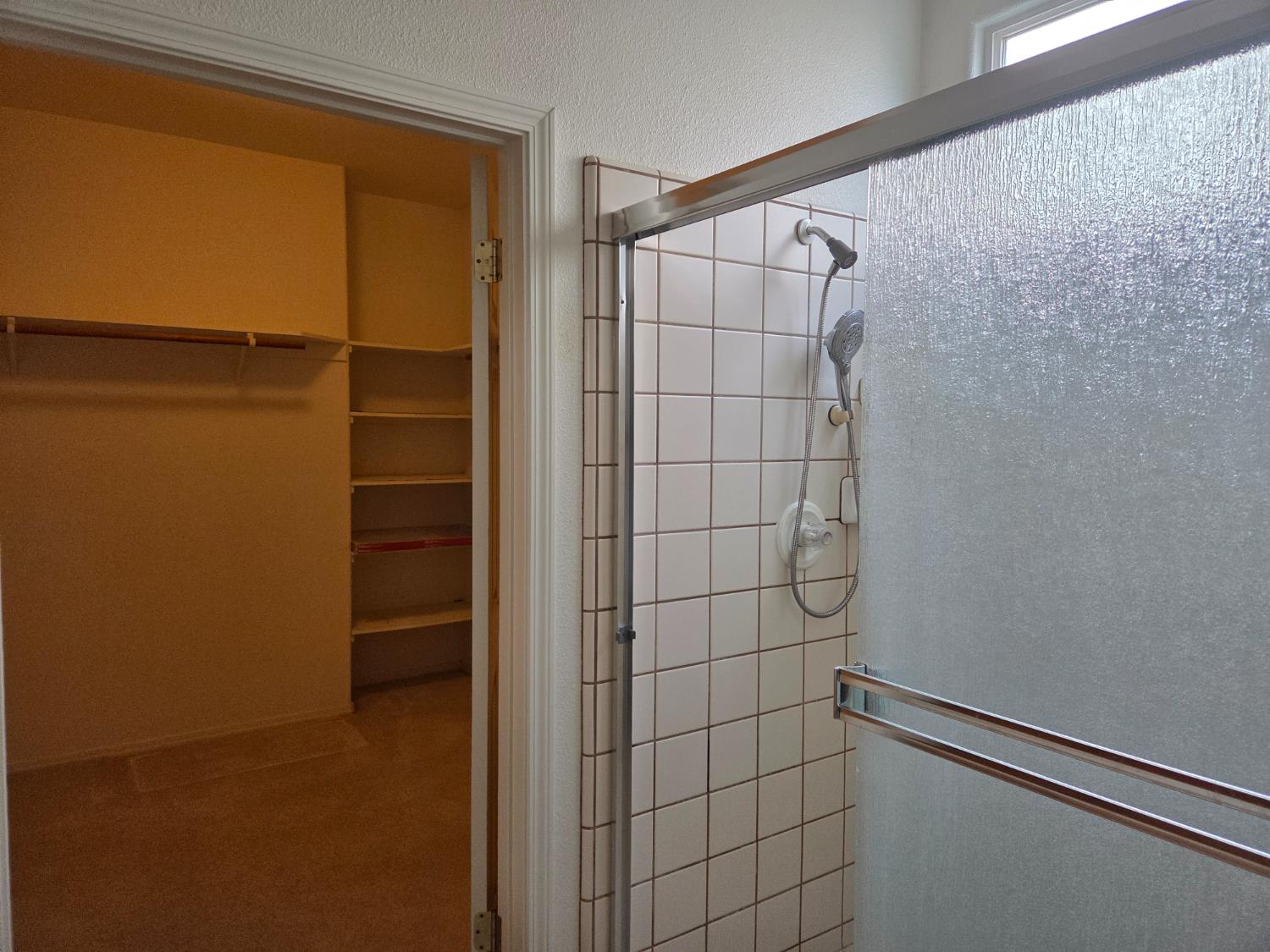 2300 Sierra St #103, Kingsburg, CA 93631