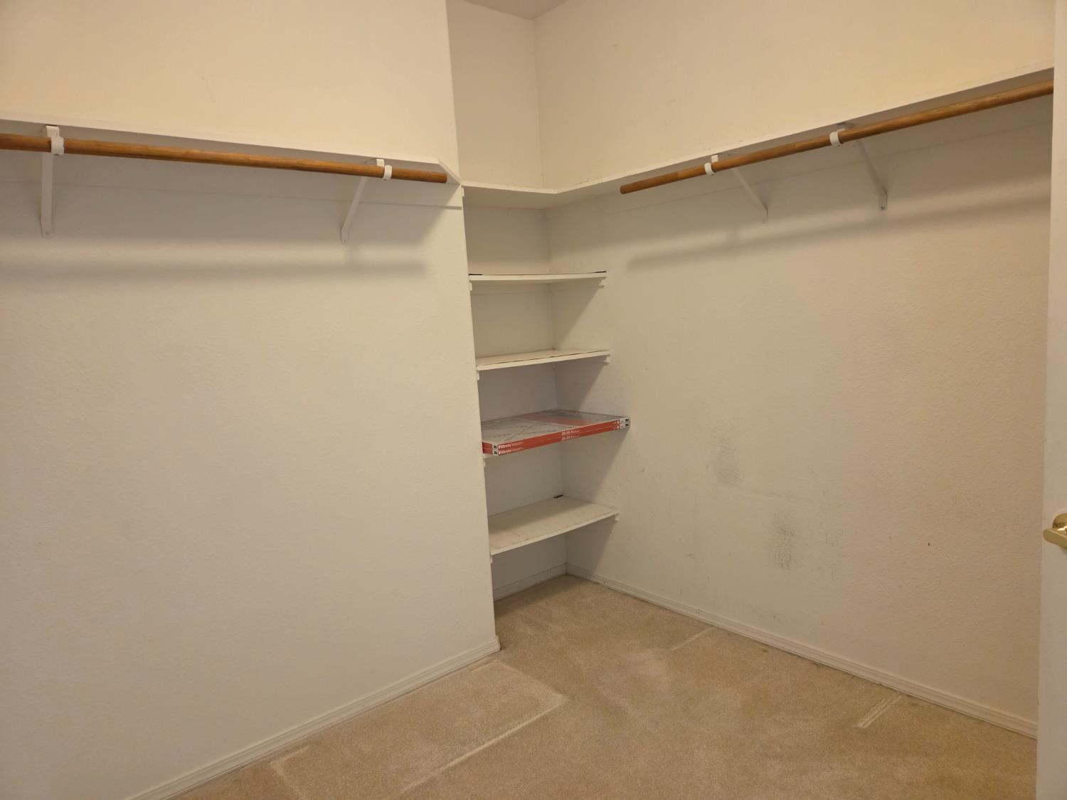 2300 Sierra St #103, Kingsburg, CA 93631