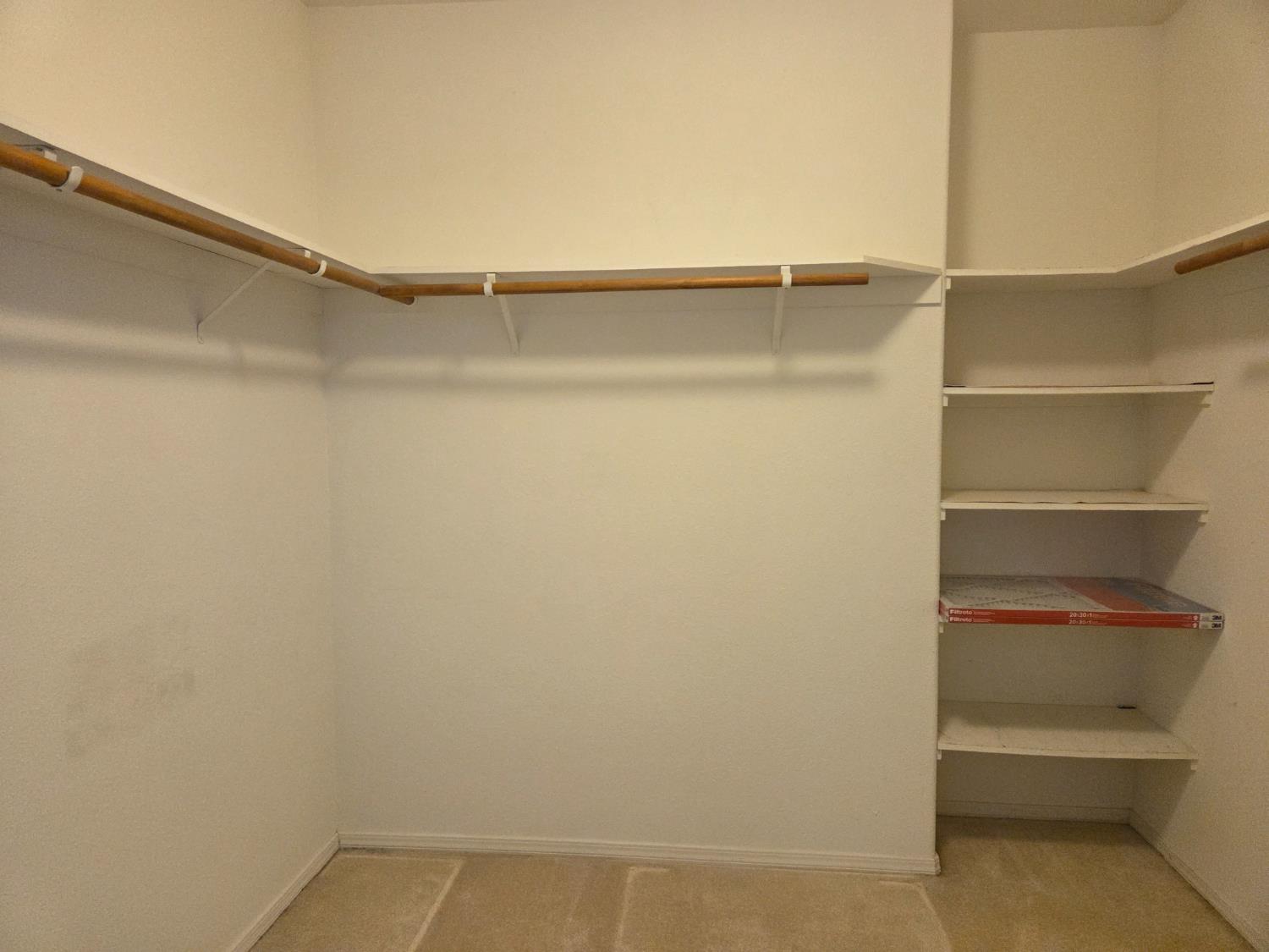 2300 Sierra St #103, Kingsburg, CA 93631