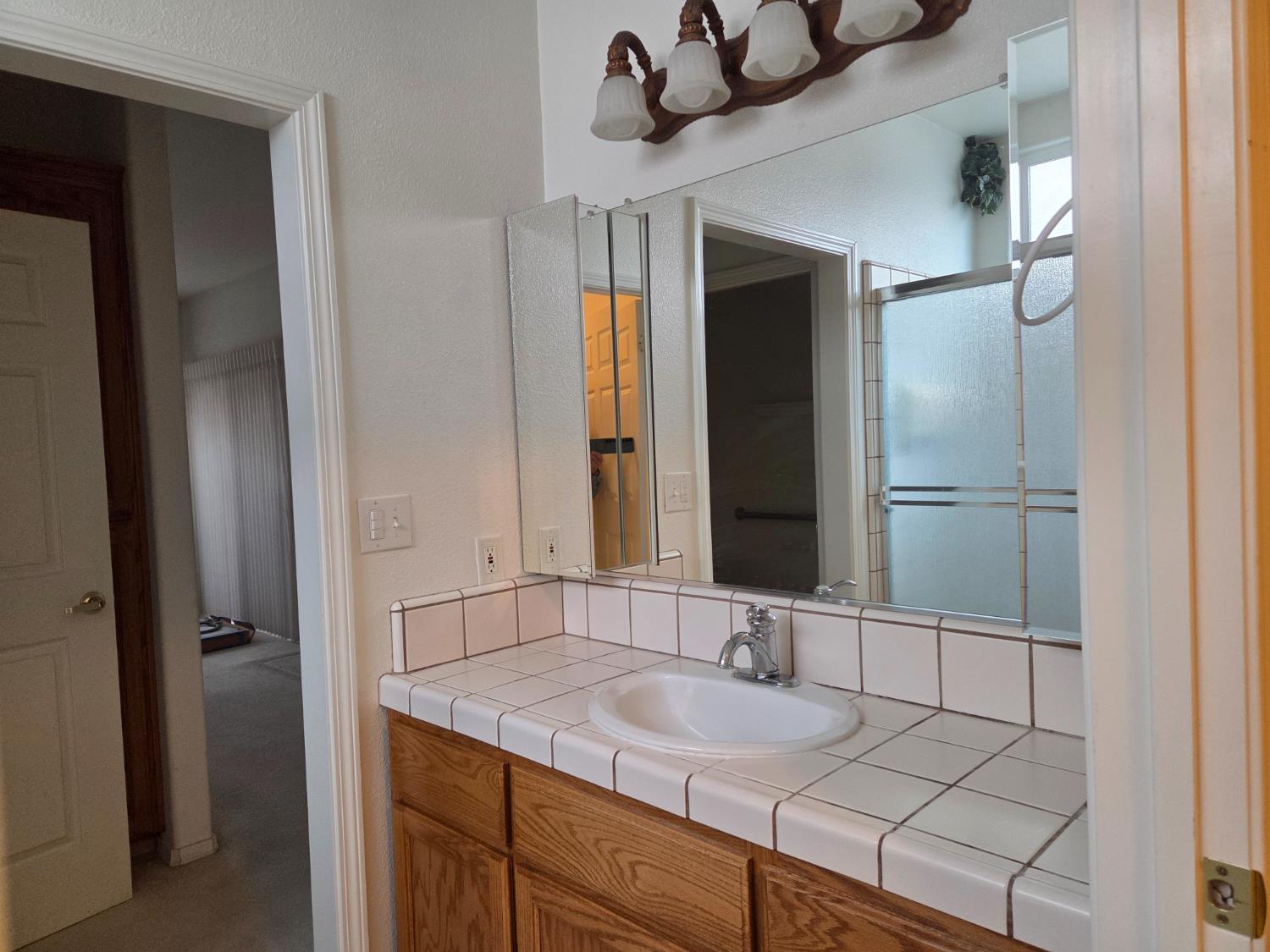 2300 Sierra St #103, Kingsburg, CA 93631