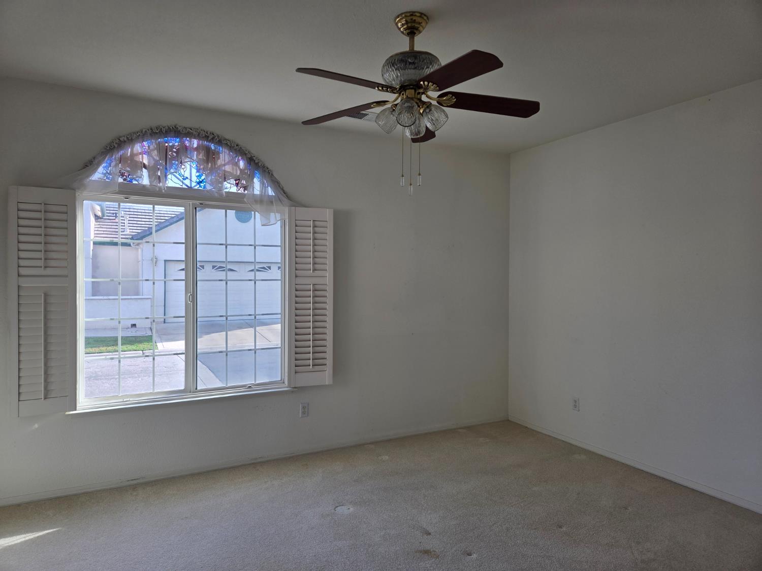 2300 Sierra St #103, Kingsburg, CA 93631