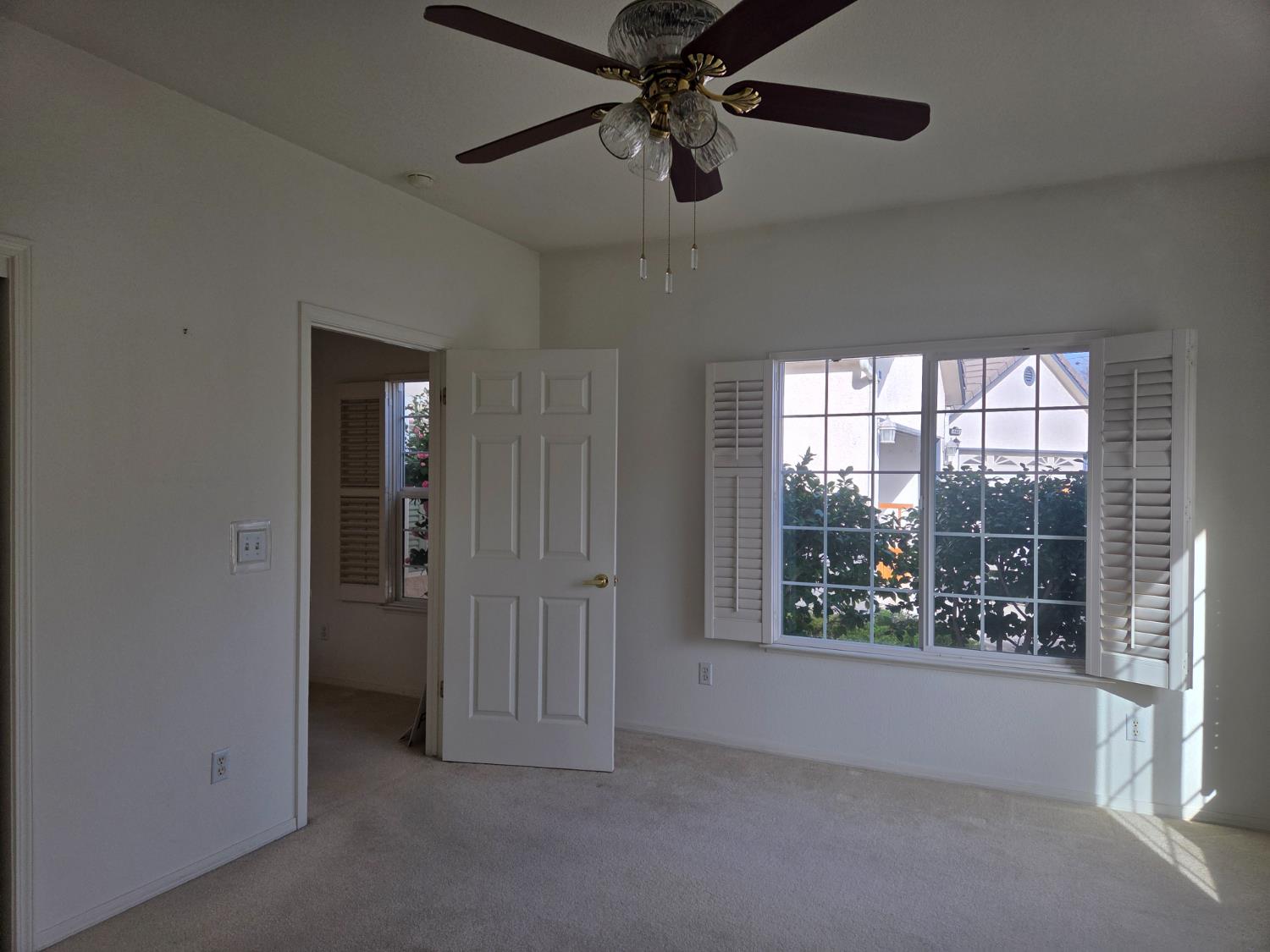 2300 Sierra St #103, Kingsburg, CA 93631