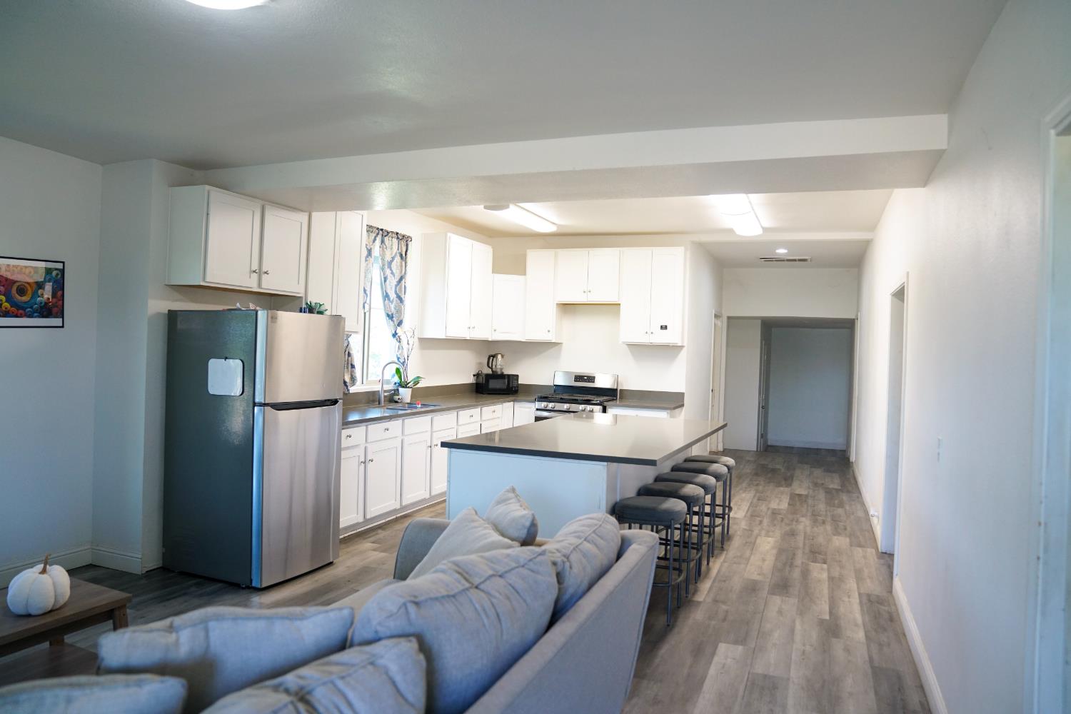 12647 E Clarkson Ave, Kingsburg, CA 93631