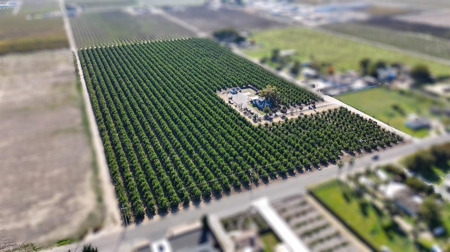 12647 E Clarkson Ave, Kingsburg, CA 93631