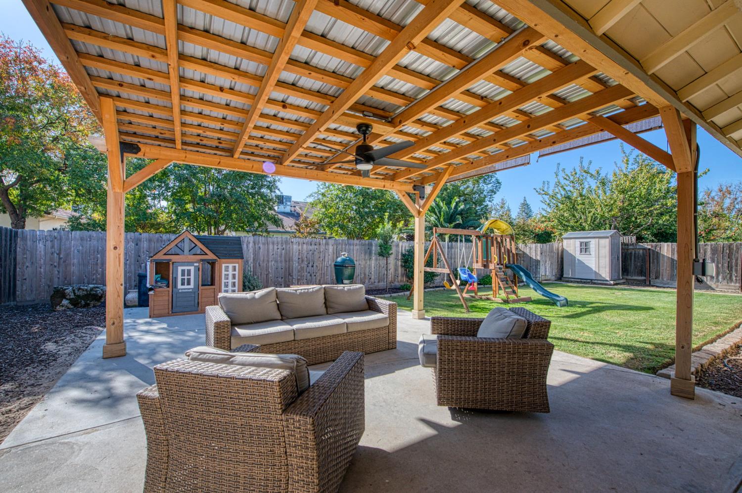 132 Forest Dr, Kingsburg, CA 93631