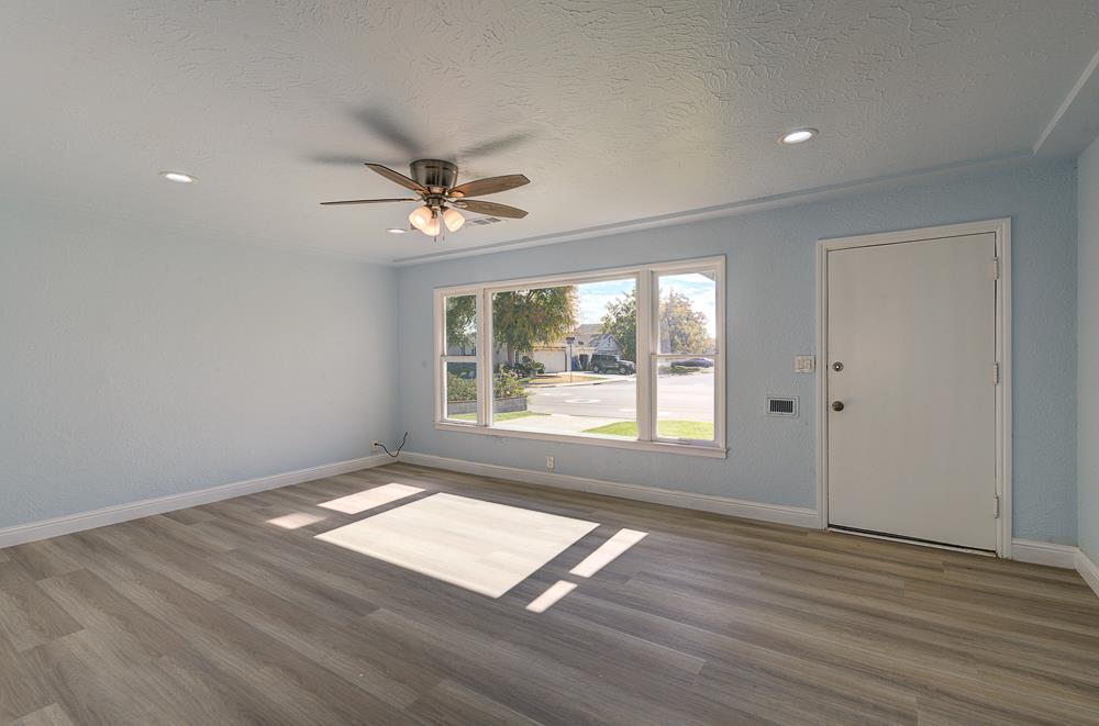 1217 Mehlert St, Kingsburg, CA 93631