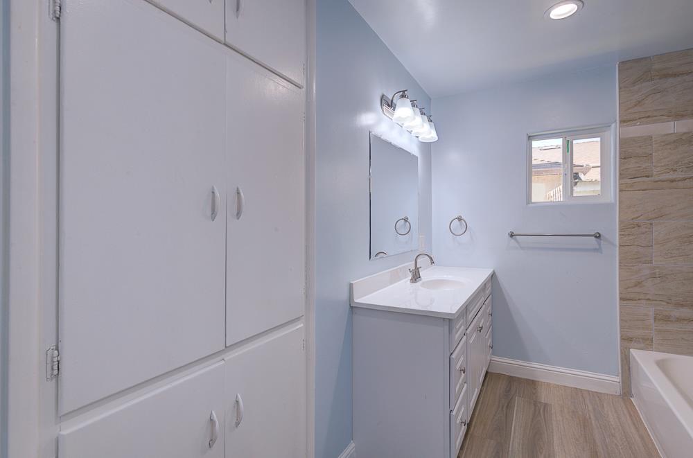 1217 Mehlert St, Kingsburg, CA 93631