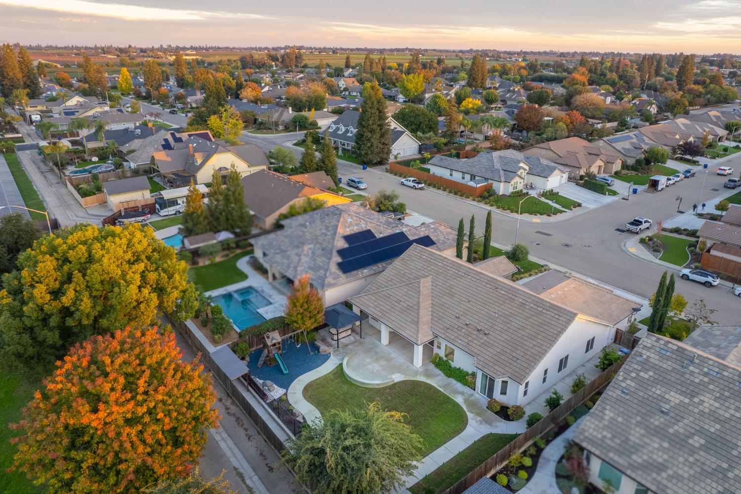 2115 Sophia Ln, Kingsburg, CA 93631