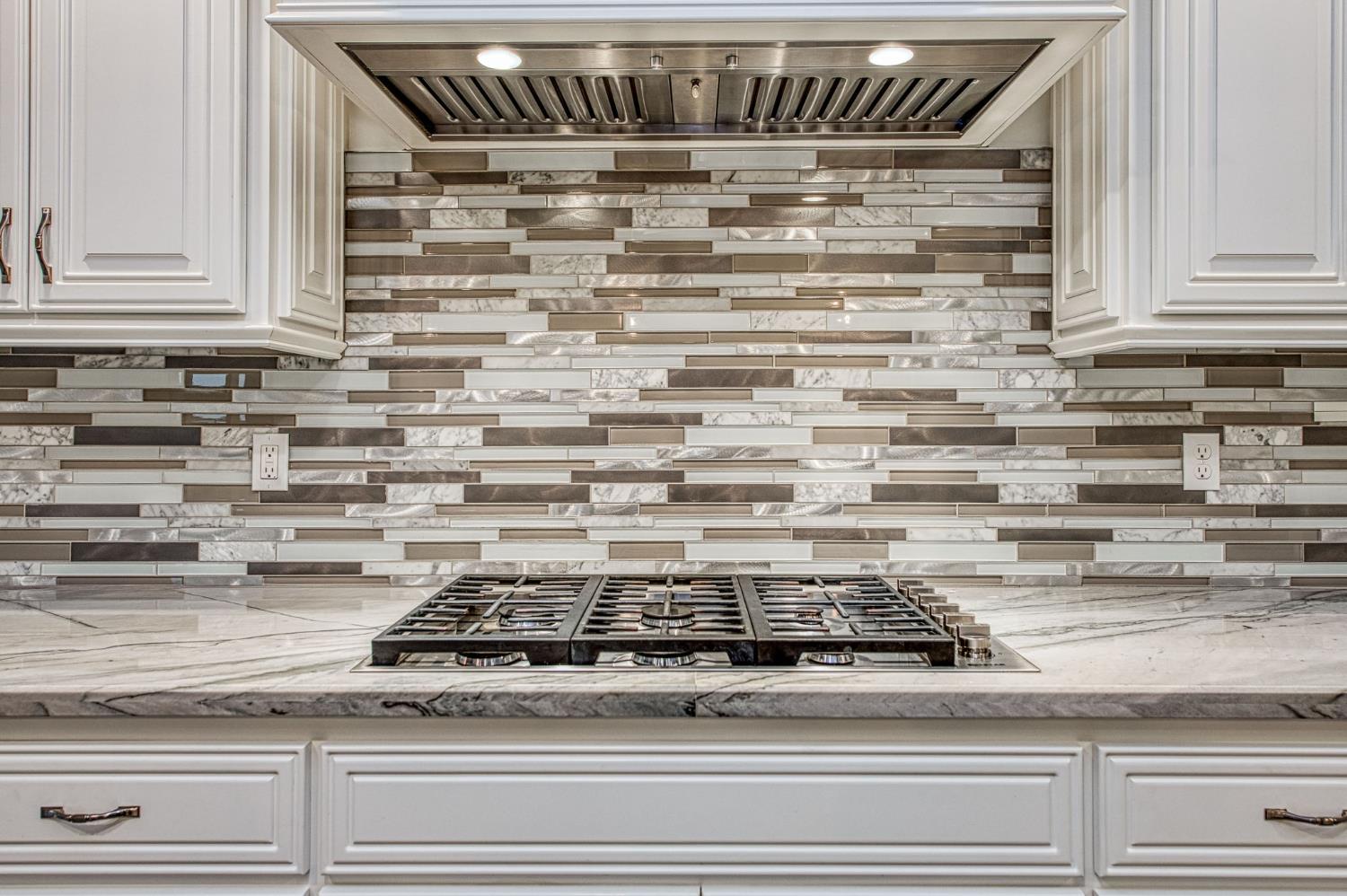 2115 Sophia Ln, Kingsburg, CA 93631