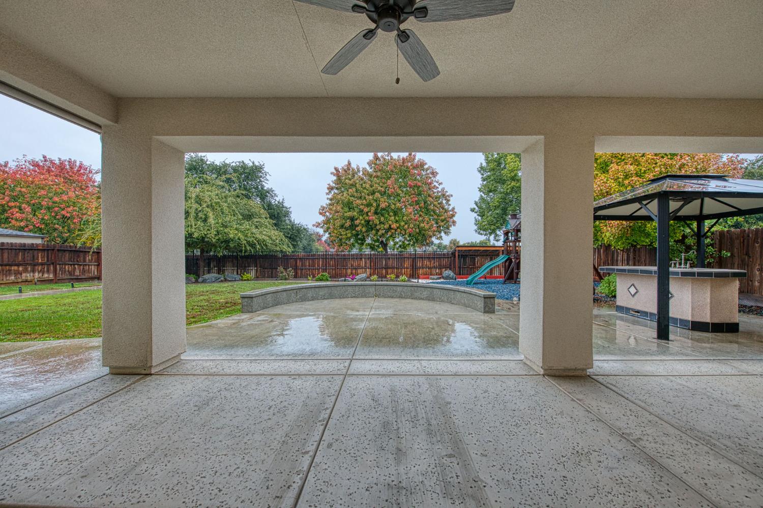 2115 Sophia Ln, Kingsburg, CA 93631